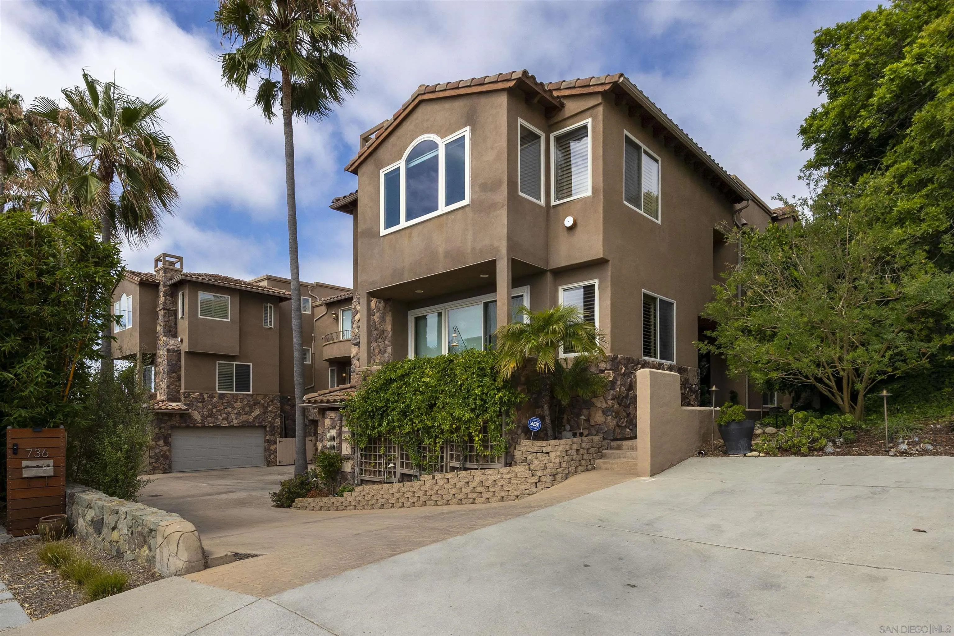 La Jolla, CA 92037