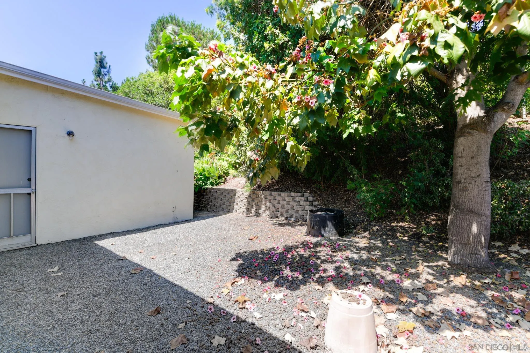 https://cdn.realtyfeed.com/cdn/127/250036263/0195385e043aab0ff7f2051828a43f57.webp