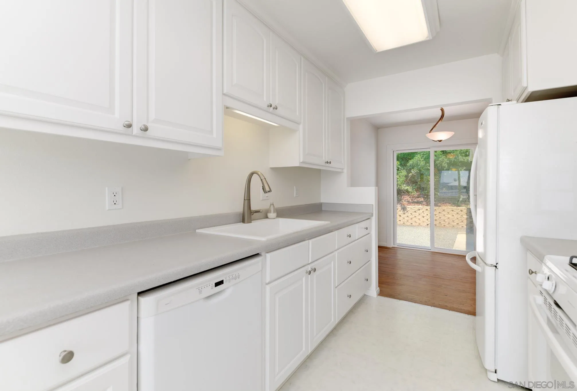 https://cdn.realtyfeed.com/cdn/127/250036263/1a9976eea0bb672030d1414bbfbac1d8.webp