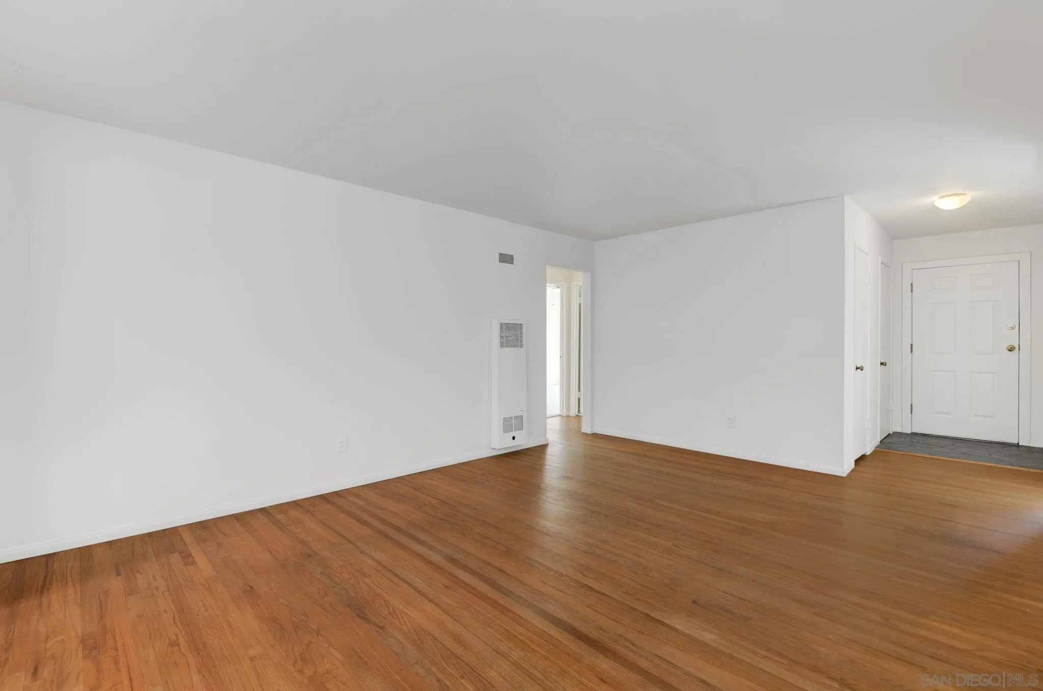 https://cdn.realtyfeed.com/cdn/127/250036263/220e87debba715c4e35bbcaa20f0fff1.webp