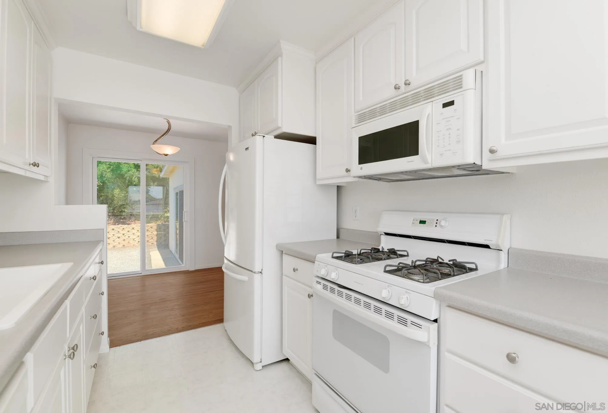 https://cdn.realtyfeed.com/cdn/127/250036263/6c7ac5572bc10f5afecc1acfd6441bb2.webp