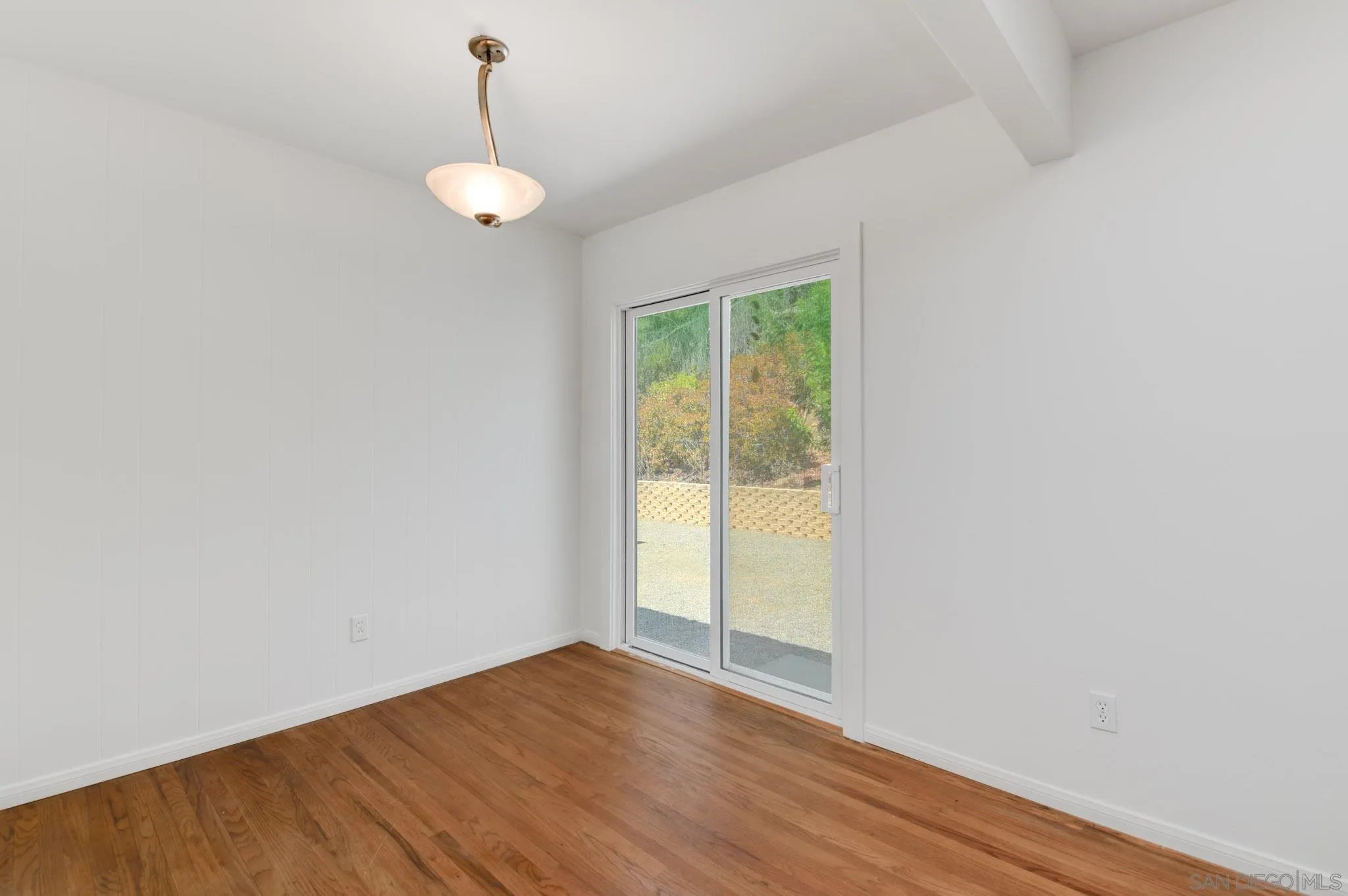 https://cdn.realtyfeed.com/cdn/127/250036263/881d1eb59b7f4247e1ccdf0e04803fa3.webp