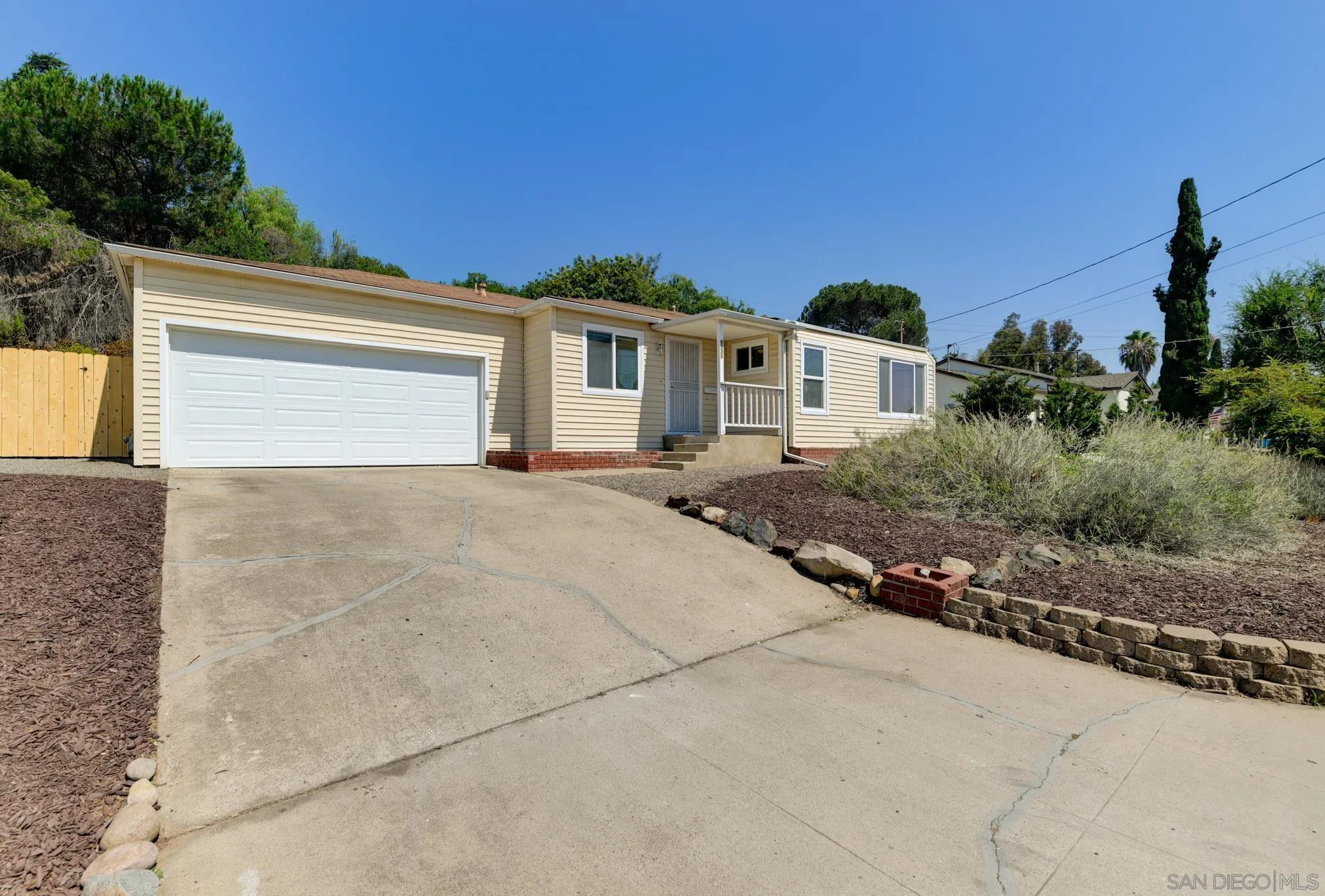 https://cdn.realtyfeed.com/cdn/127/250036263/a6dc643ee087023554dcc0e0e5d6ada7.webp