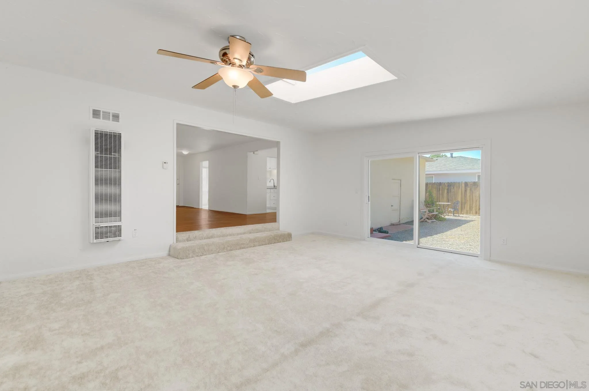 https://cdn.realtyfeed.com/cdn/127/250036263/afc9a3d6438e7c593100dbf3b7eb1452.webp