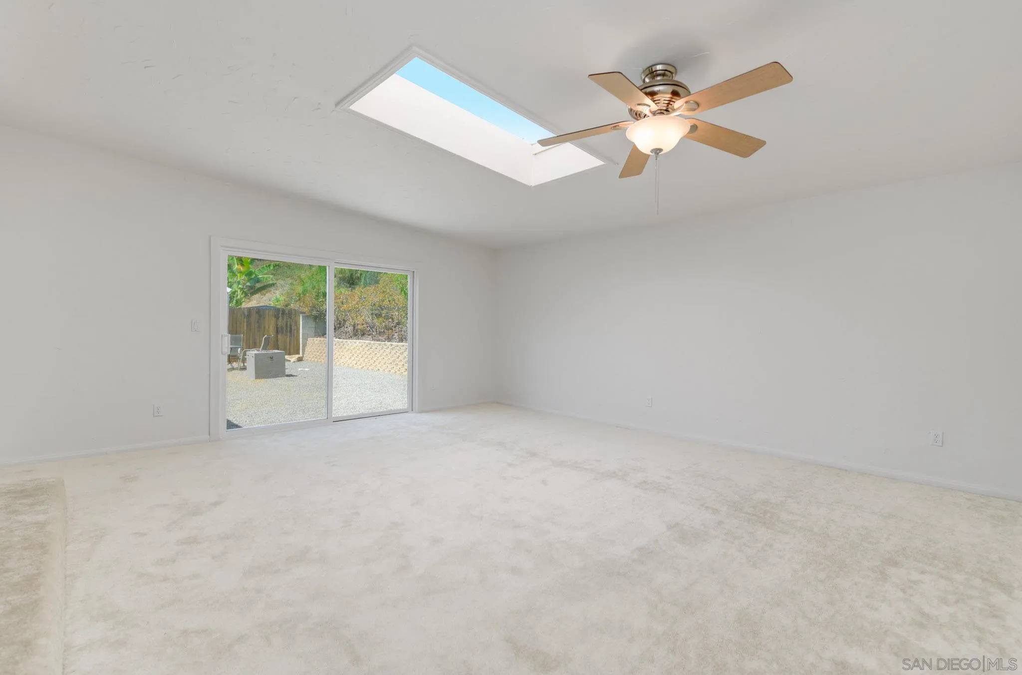 https://cdn.realtyfeed.com/cdn/127/250036263/bccc2dfda67a0393717347e75d998a8d.webp