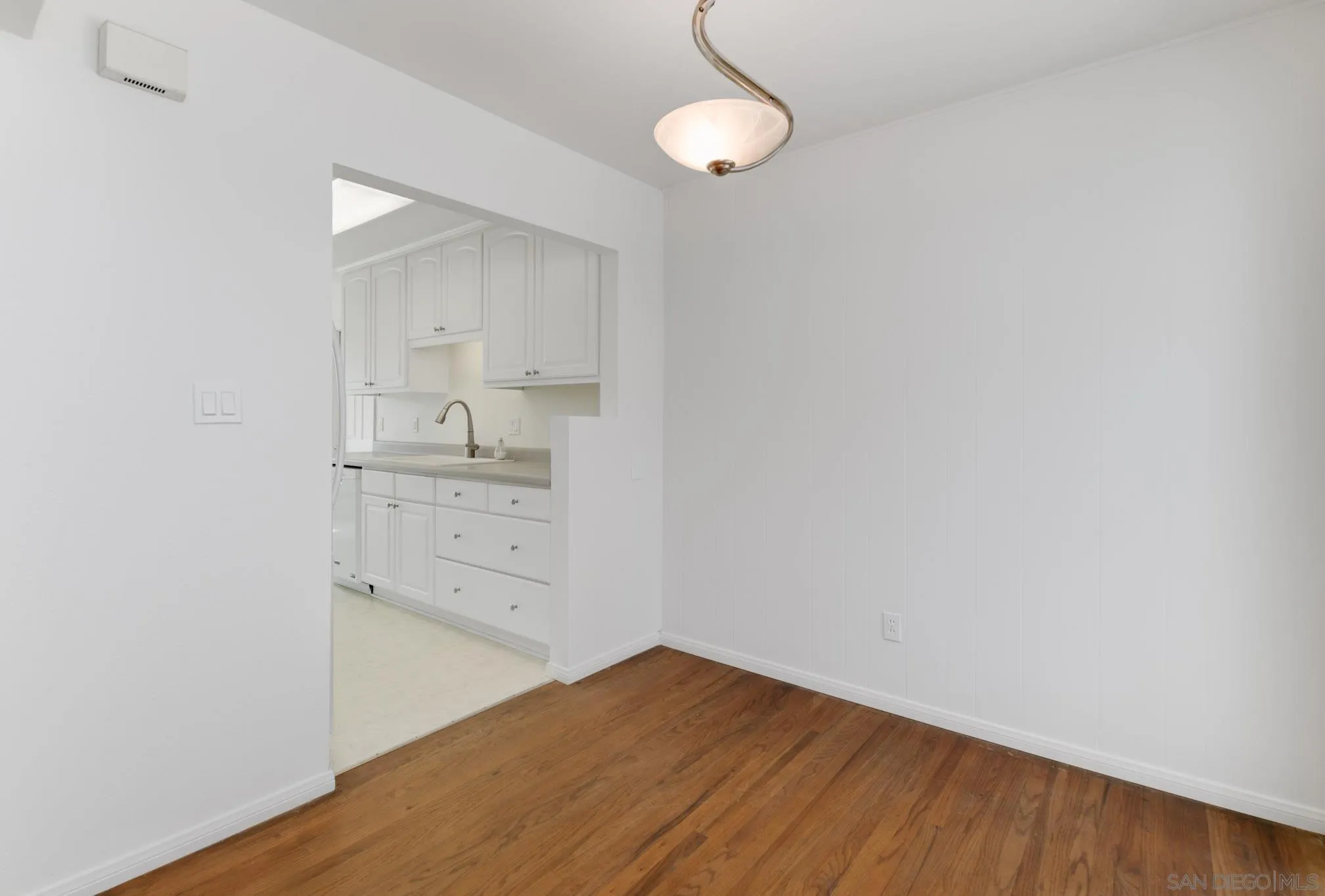 https://cdn.realtyfeed.com/cdn/127/250036263/f3052b461717003c7a960f90a9bbf2e5.webp