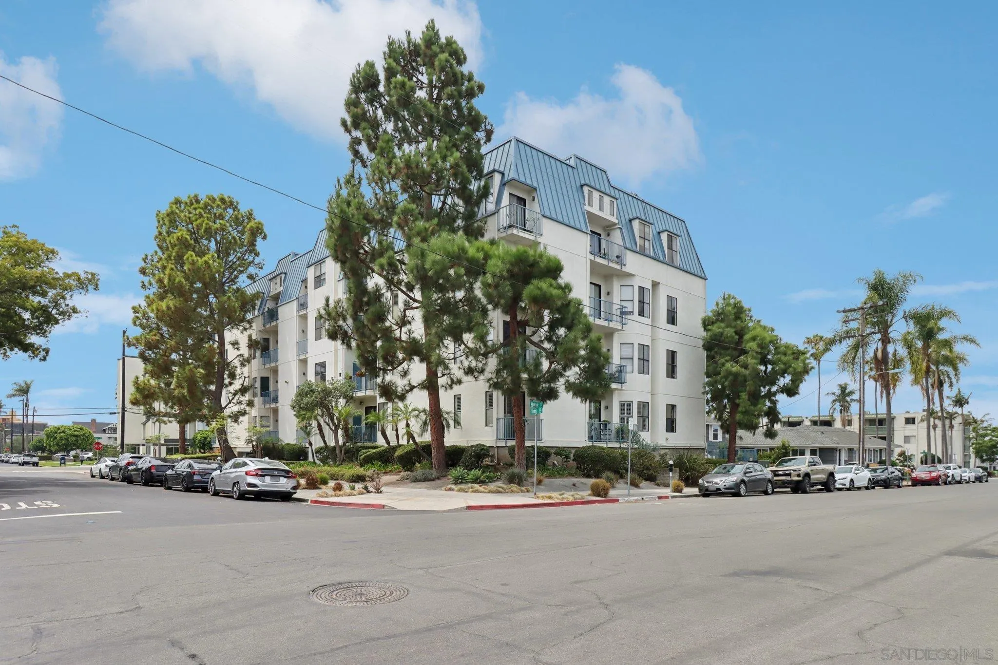 https://cdn.realtyfeed.com/cdn/127/250036264/21e6ec5750907f9052d152959b51aa13.webp