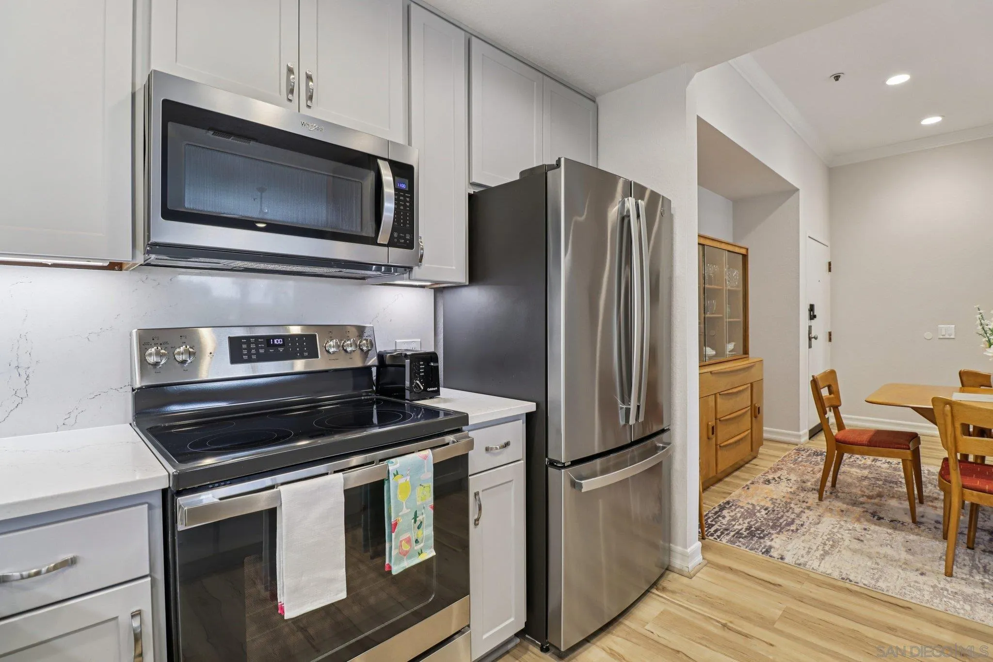 https://cdn.realtyfeed.com/cdn/127/250036264/30bad5cc2023c39fdcc7f85a9651e6ef.webp