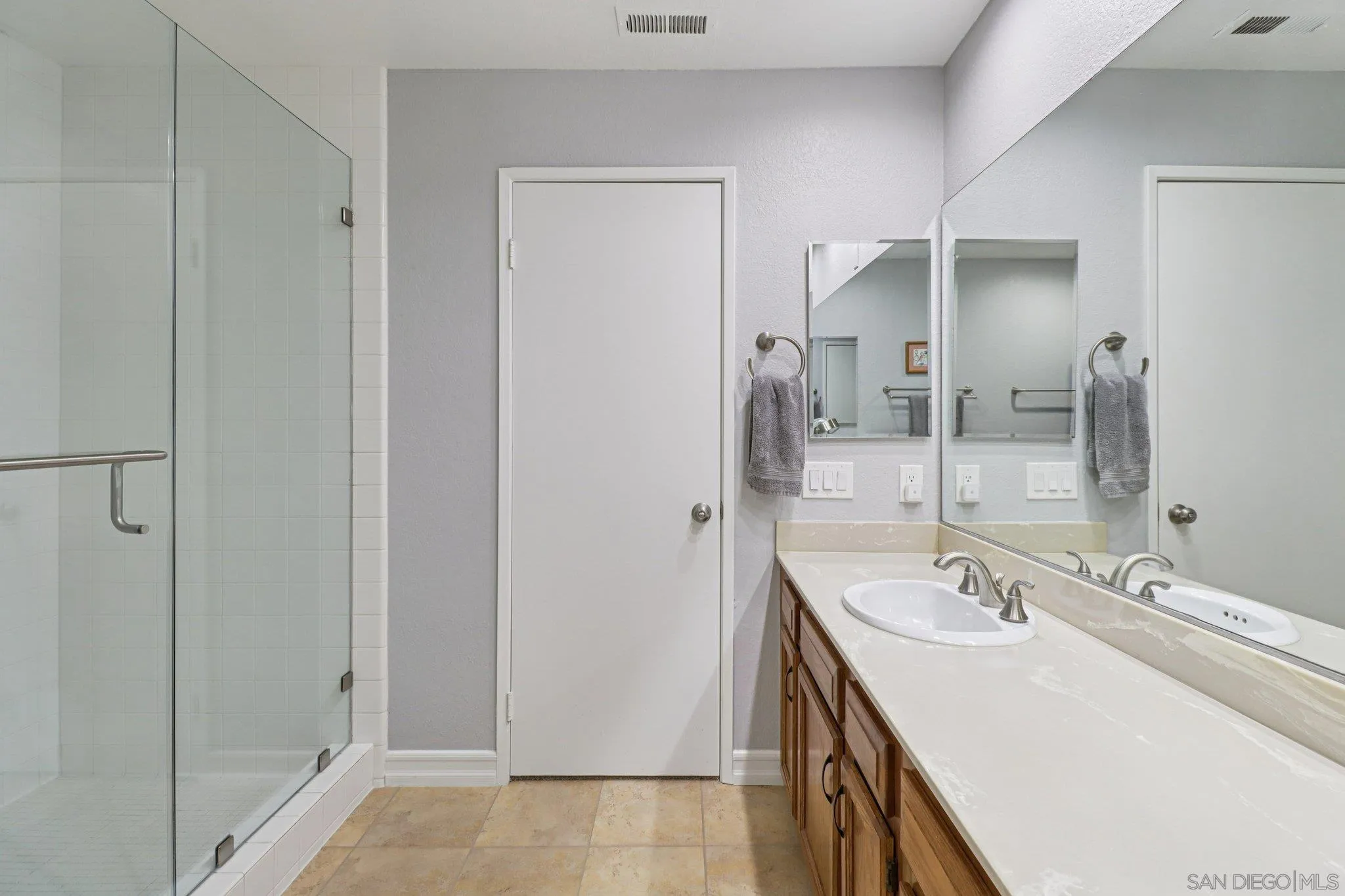 https://cdn.realtyfeed.com/cdn/127/250036264/474e76e03cc41e93151d74a61418ae6e.webp