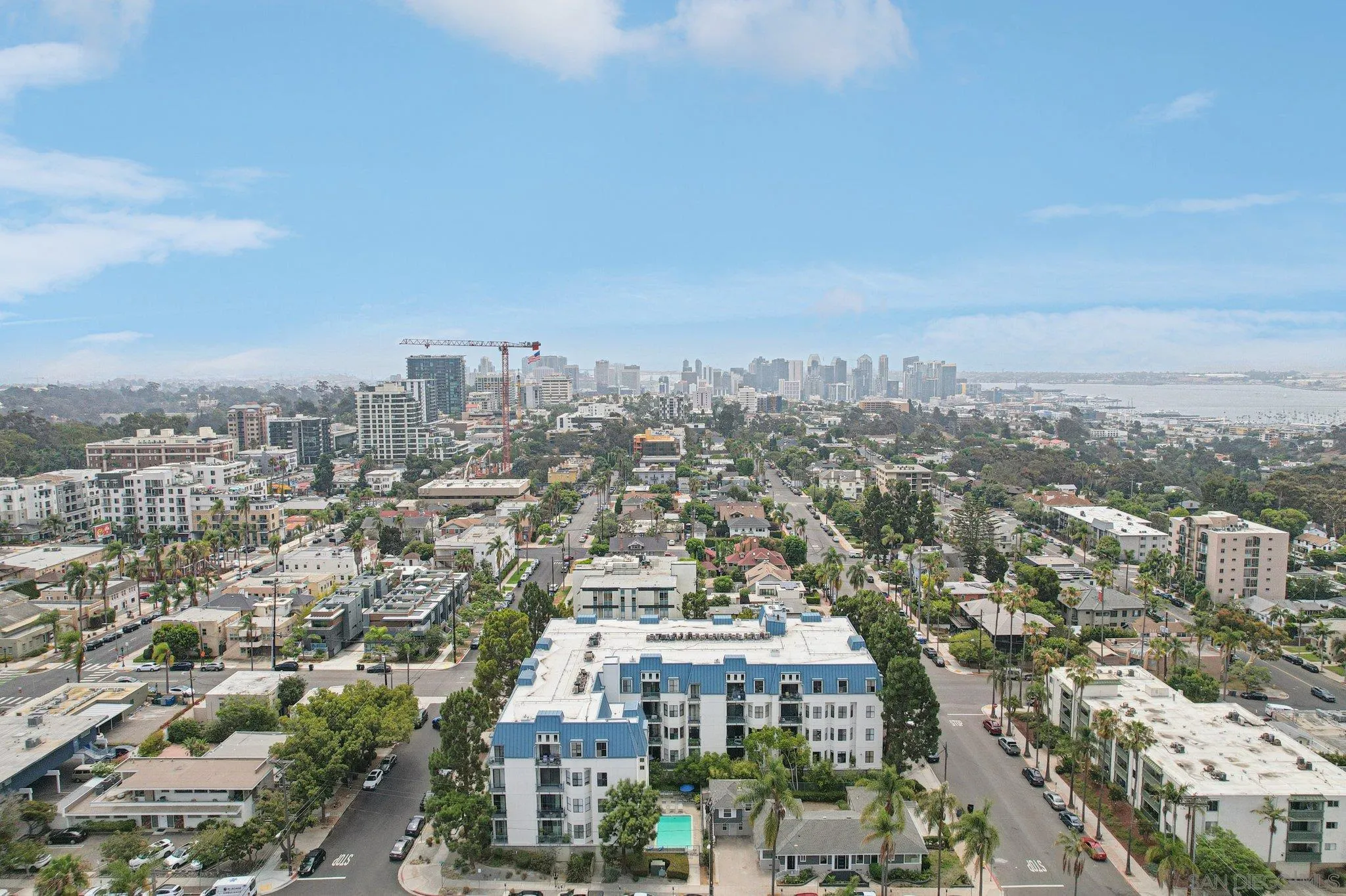 https://cdn.realtyfeed.com/cdn/127/250036264/4cd16c6649160b7ea55e22c5d59e45a2.webp