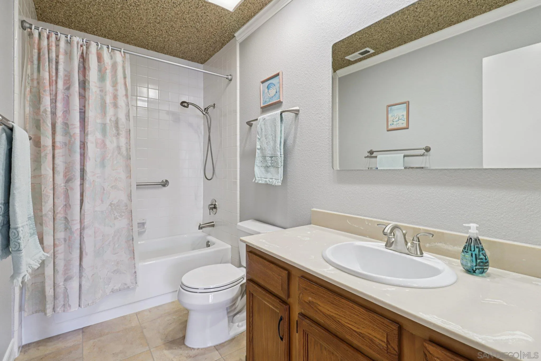 https://cdn.realtyfeed.com/cdn/127/250036264/af4089d3d6c3c47ef923ea2fcaf5cccc.webp