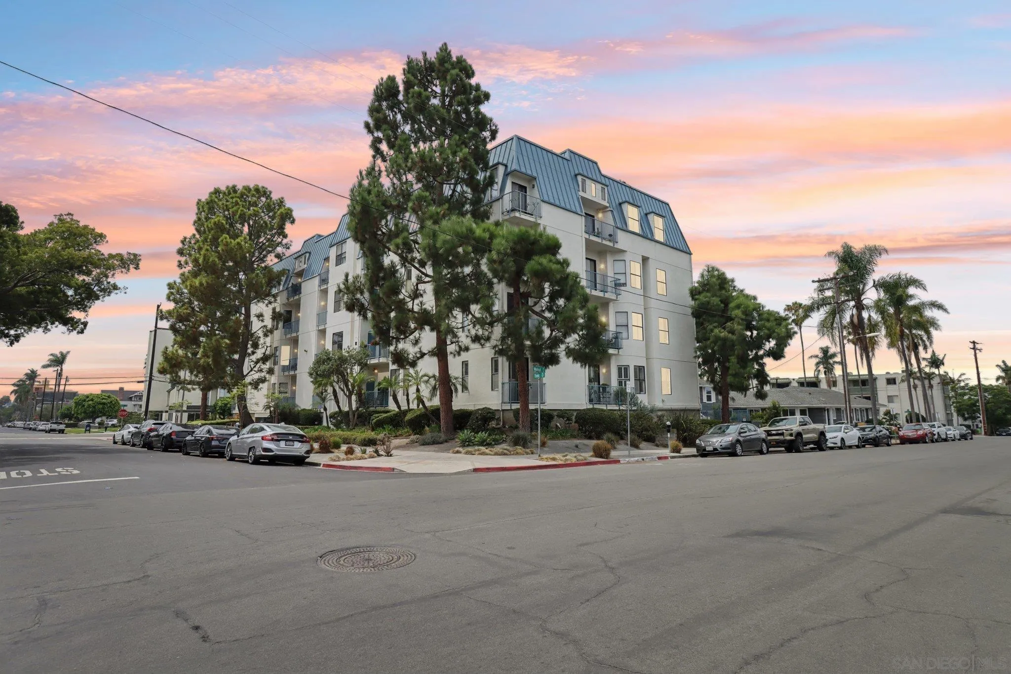 https://cdn.realtyfeed.com/cdn/127/250036264/cd14d40846a5d7823d46ae1119284c79.webp