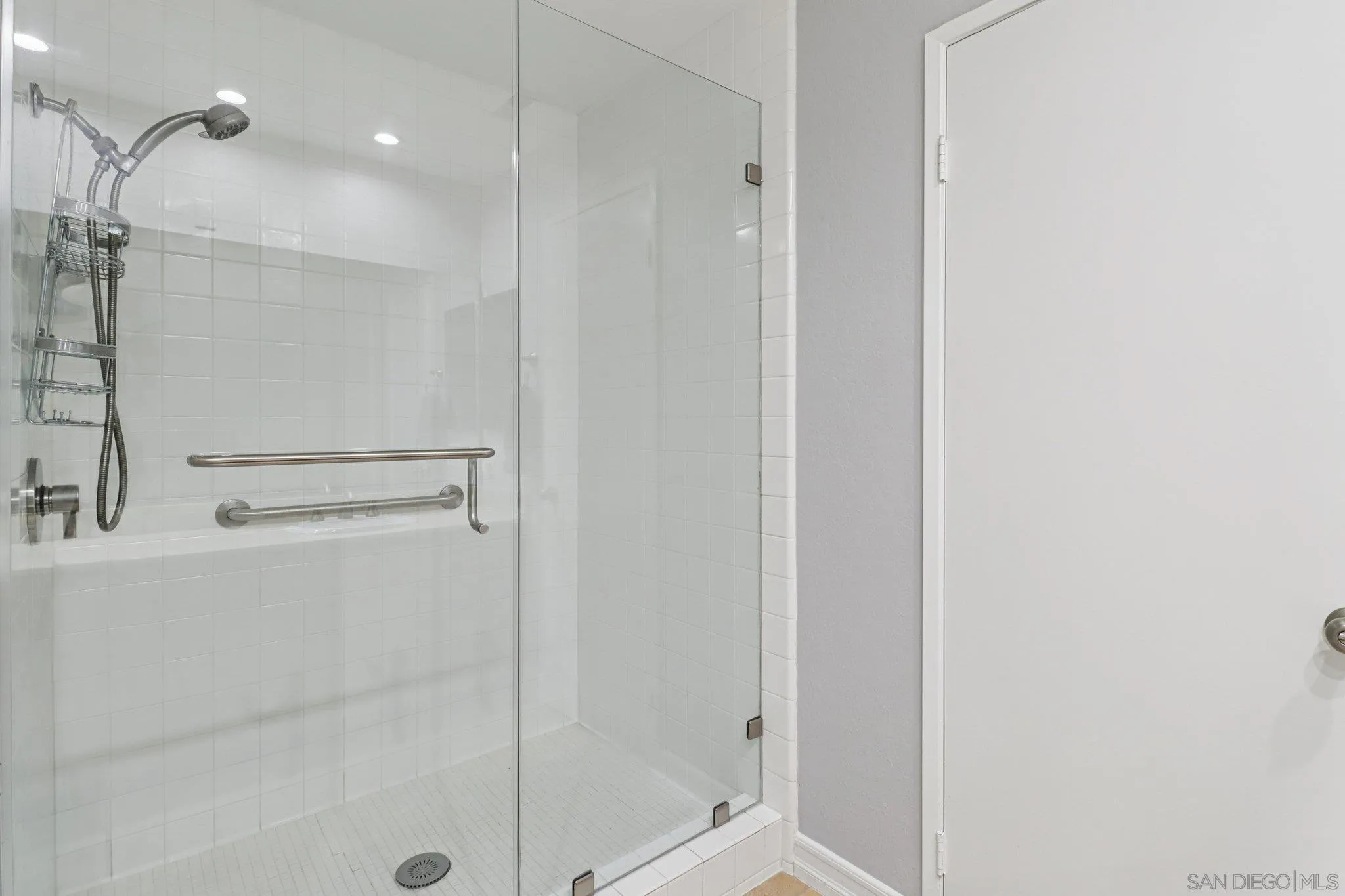 https://cdn.realtyfeed.com/cdn/127/250036264/e9ceb99a6969d6c6bffeacbfe5f907d4.webp