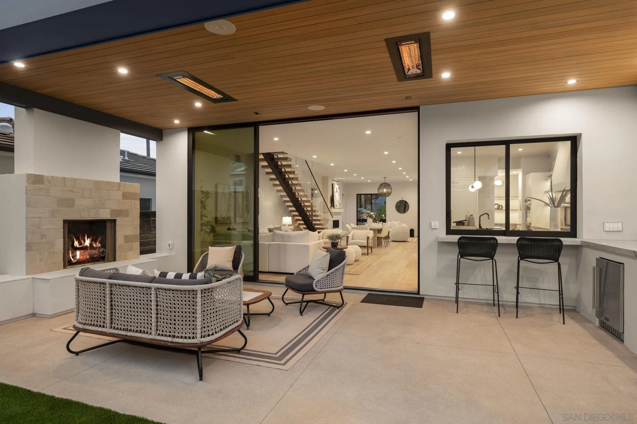 https://cdn.realtyfeed.com/cdn/127/250036265/1c6d3ff2dba9977ed21e931e86d83799.webp