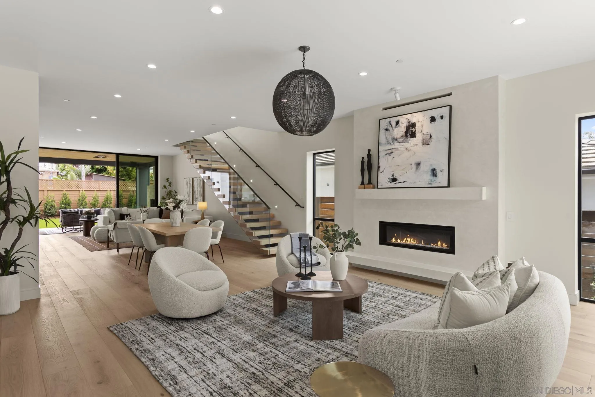 https://cdn.realtyfeed.com/cdn/127/250036265/f0f09d7b3c42dafeb6ebaaad17c0d584.webp