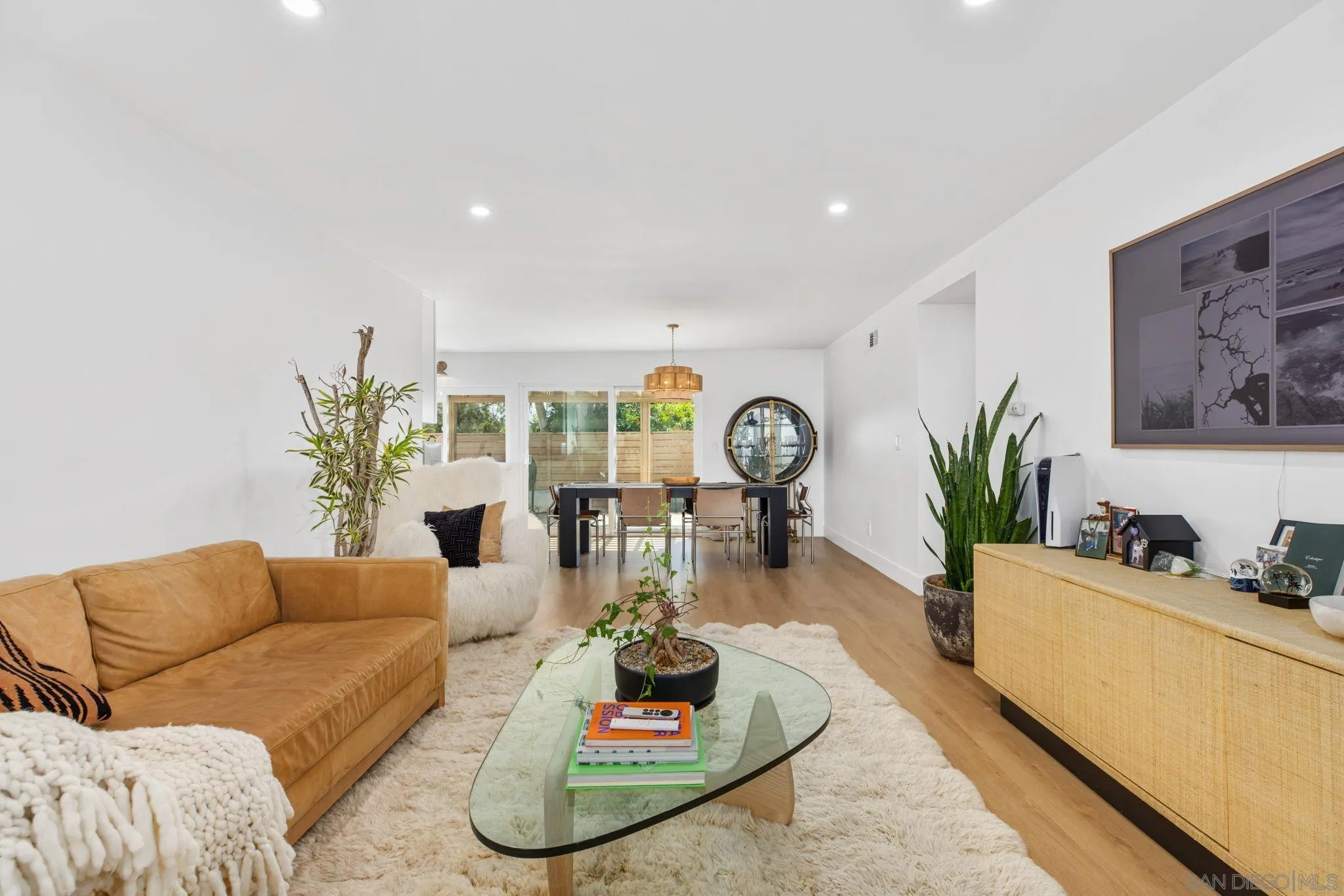 https://cdn.realtyfeed.com/cdn/127/250036266/03ca9b32e49bf39237297b5a1ad1a7d2.webp
