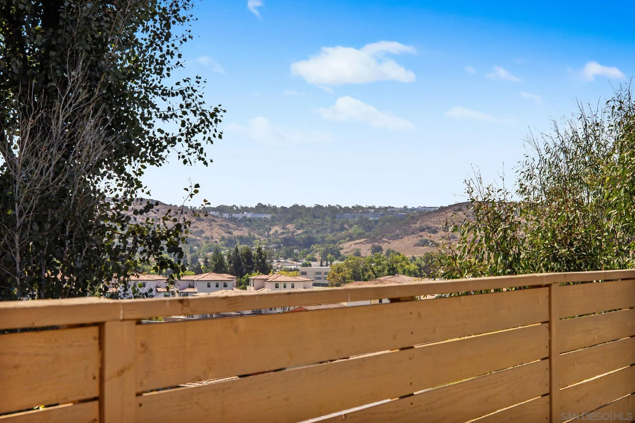 https://cdn.realtyfeed.com/cdn/127/250036266/1306a9d7ff29a2c80304fb741d3ec0ae.webp