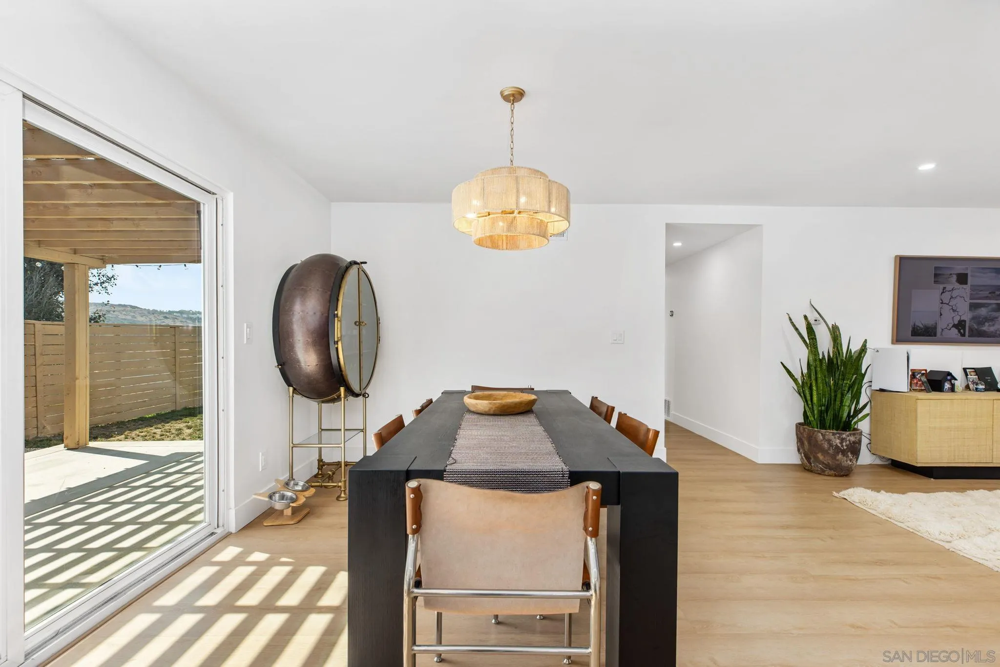 https://cdn.realtyfeed.com/cdn/127/250036266/5acc615c973a51924b3b7cb10036bd0f.webp