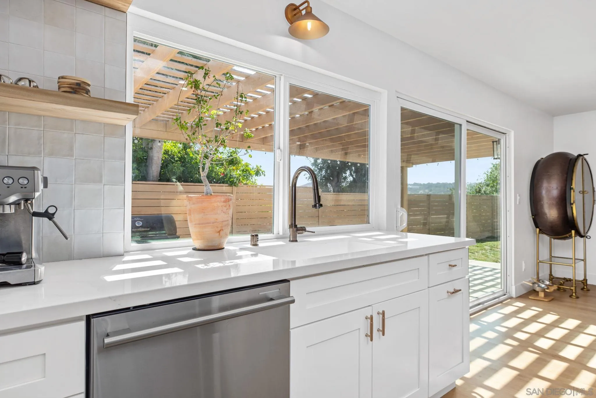 https://cdn.realtyfeed.com/cdn/127/250036266/5f9641d40a128c0d779cdd56ea9ca481.webp