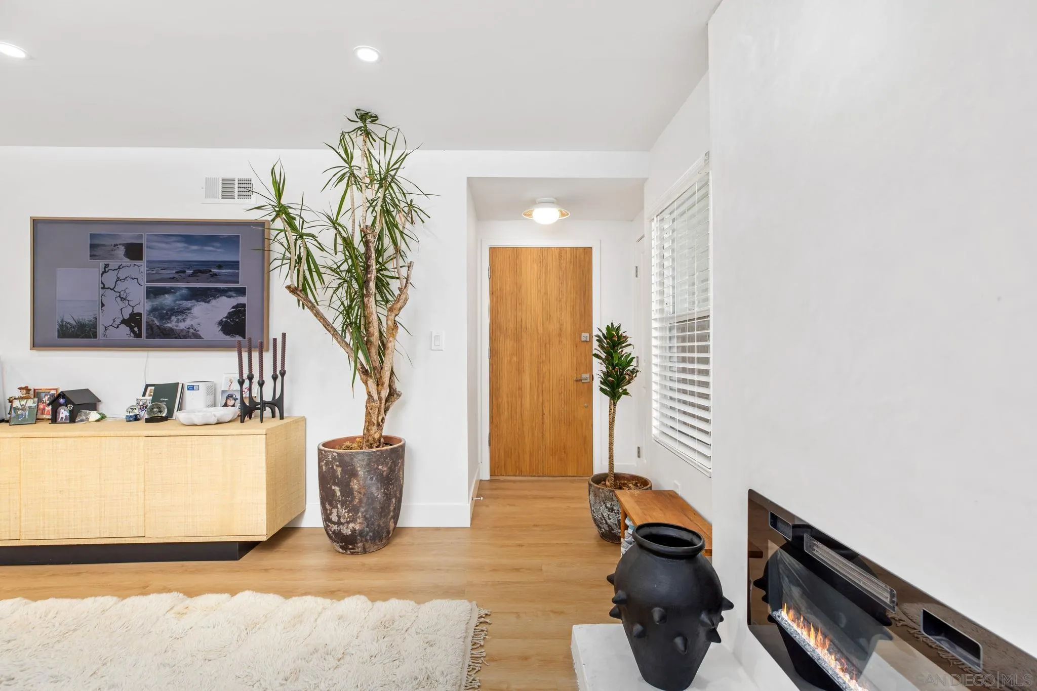 https://cdn.realtyfeed.com/cdn/127/250036266/cb0e5ca3504ffbac362411a5385eb488.webp