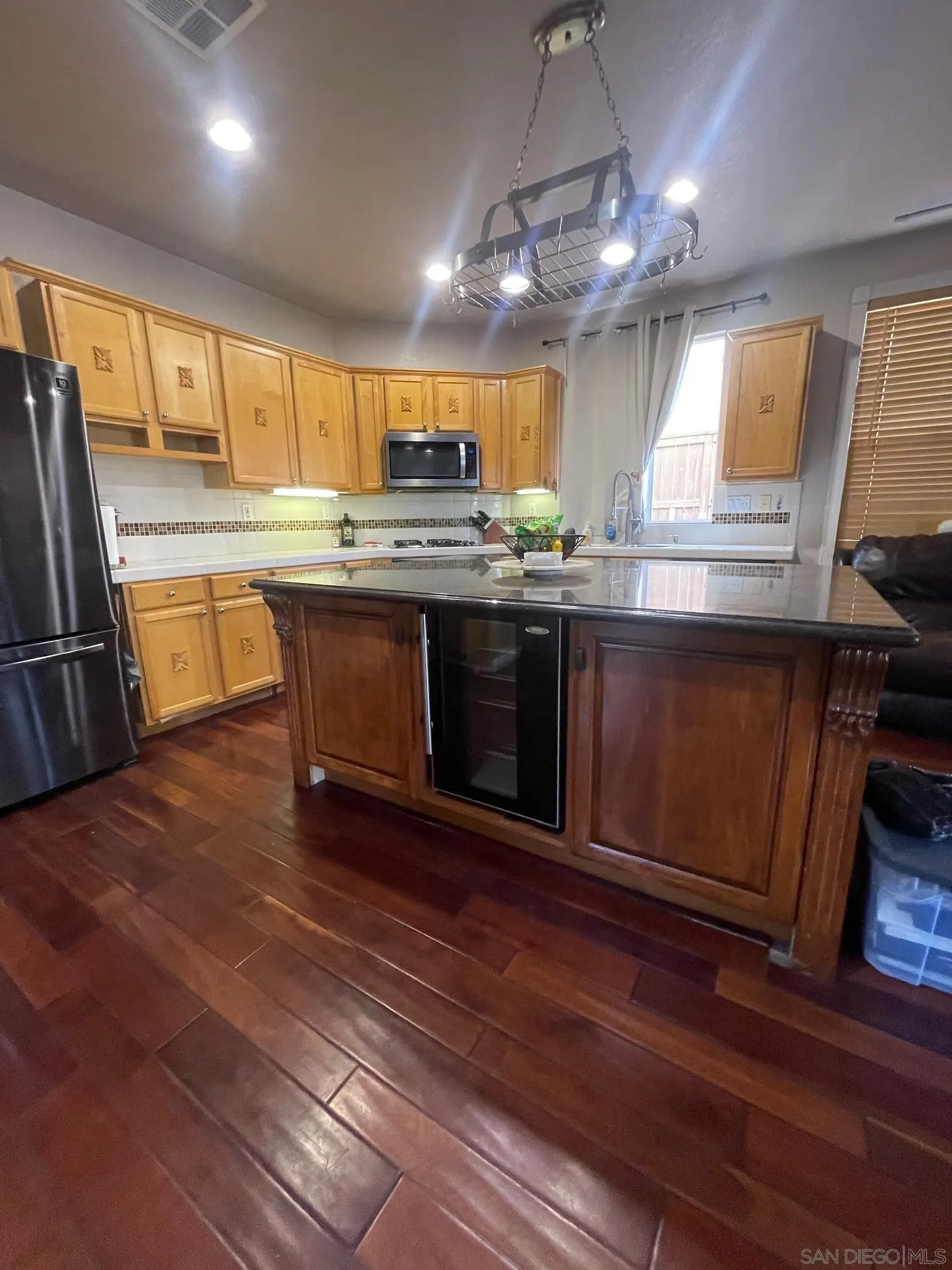 https://cdn.realtyfeed.com/cdn/127/250036267/6eb80f38e7d889b106e8e1c4f8945d24.webp