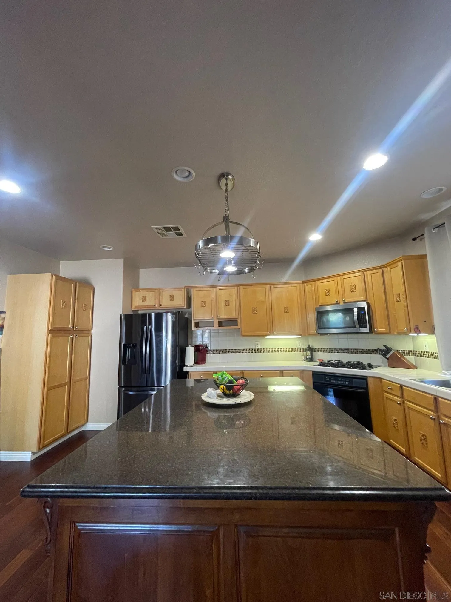https://cdn.realtyfeed.com/cdn/127/250036267/a6052cda6f5081047de30b33e8273f61.webp