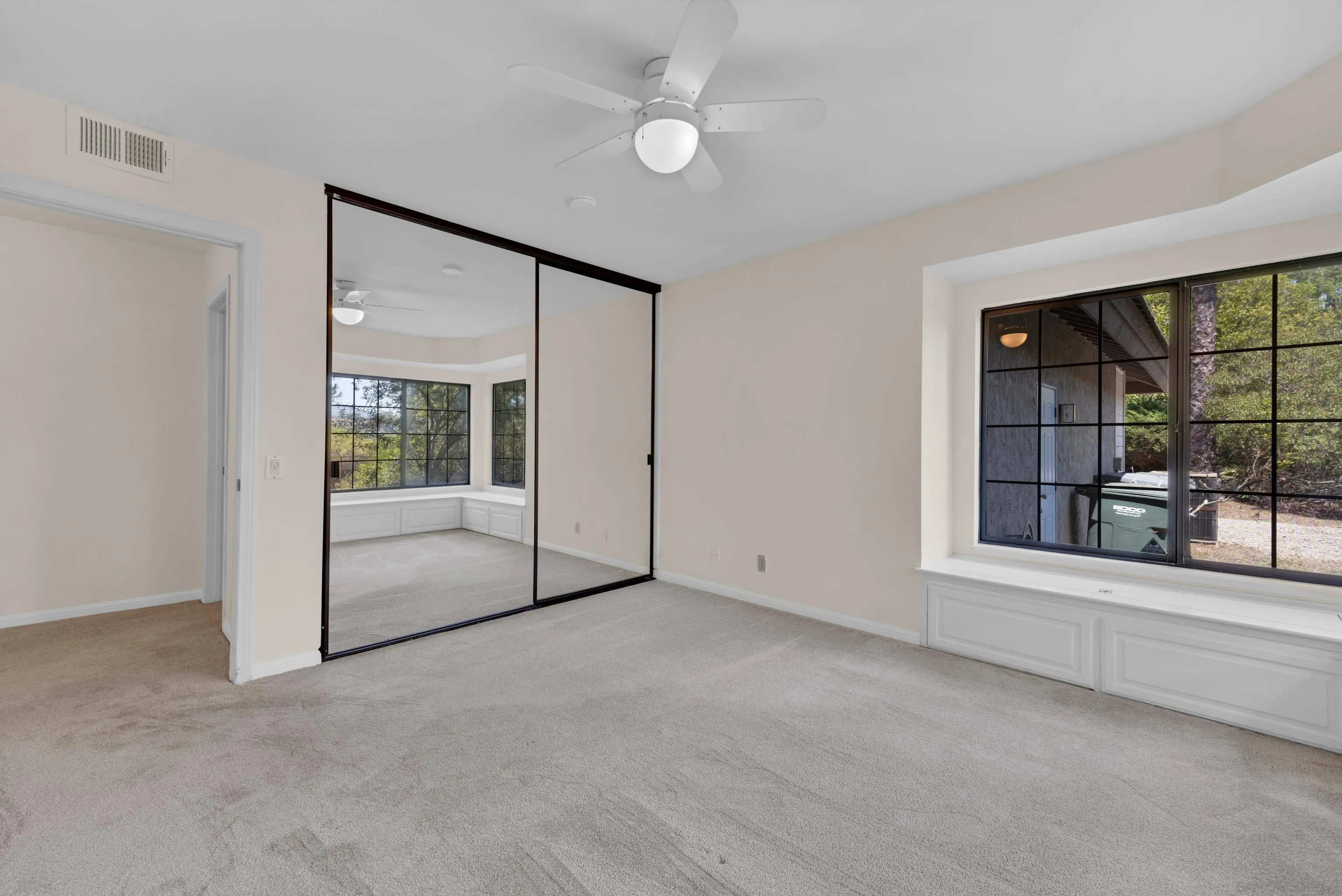 https://cdn.realtyfeed.com/cdn/127/250036268/01ad9f65c4f5ea552d9a773f54dd8390.webp