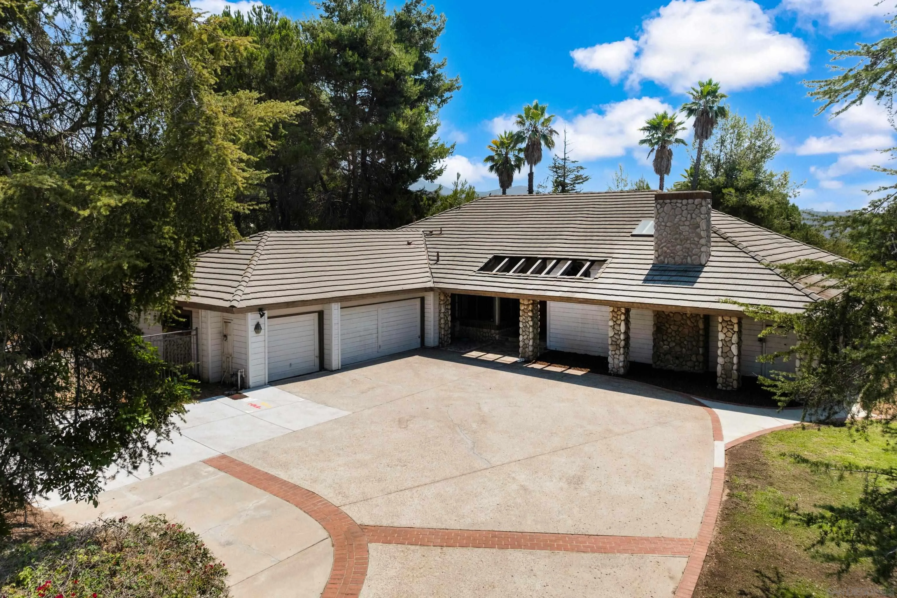 https://cdn.realtyfeed.com/cdn/127/250036268/10bc17587adf4c2b4f115db68db417d6.webp