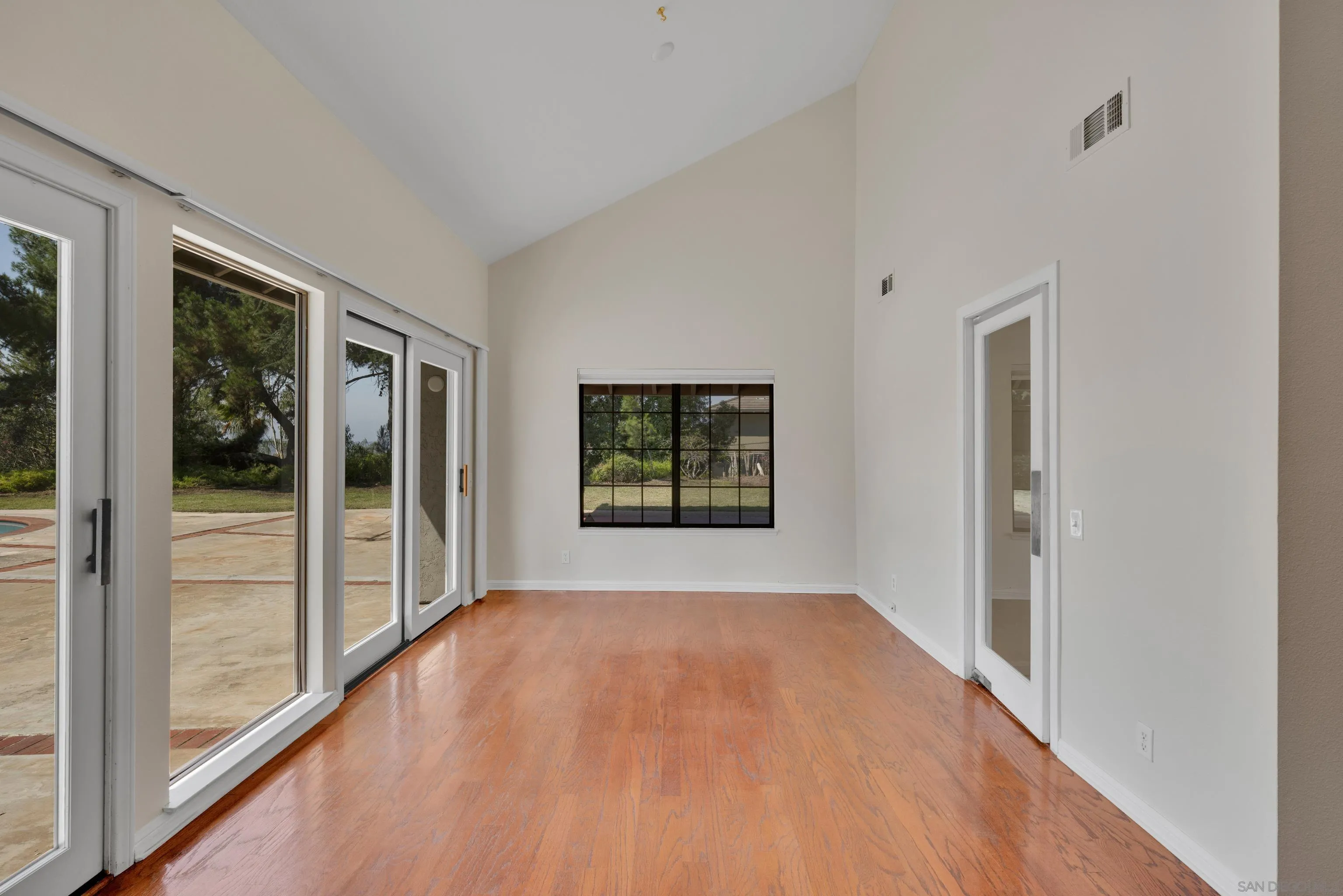 https://cdn.realtyfeed.com/cdn/127/250036268/1c83f028e65e35b5072d800bdb8670ff.webp