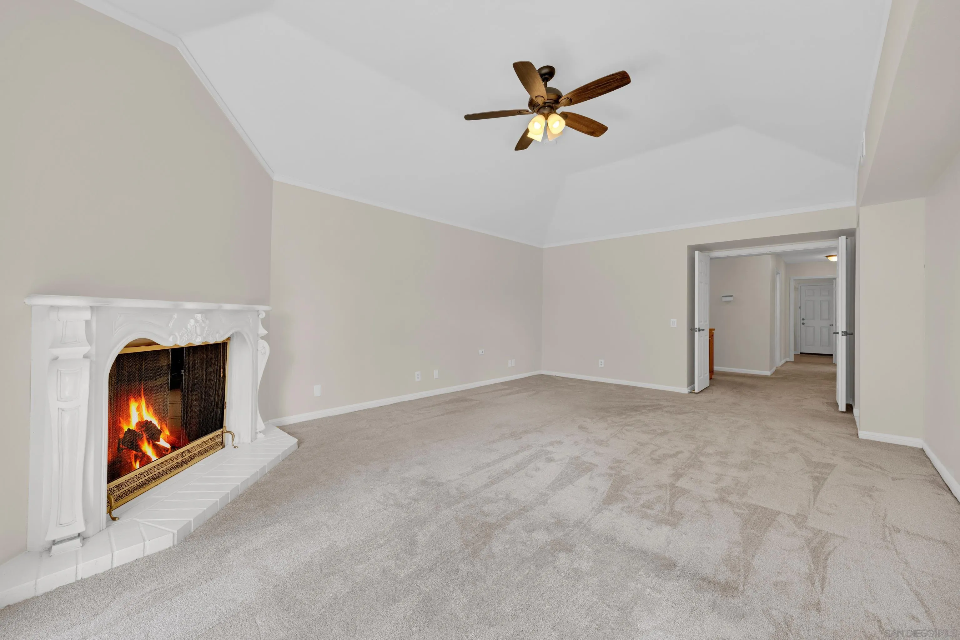 https://cdn.realtyfeed.com/cdn/127/250036268/1ee932c78b2dc062352c3cdf315cfd12.webp