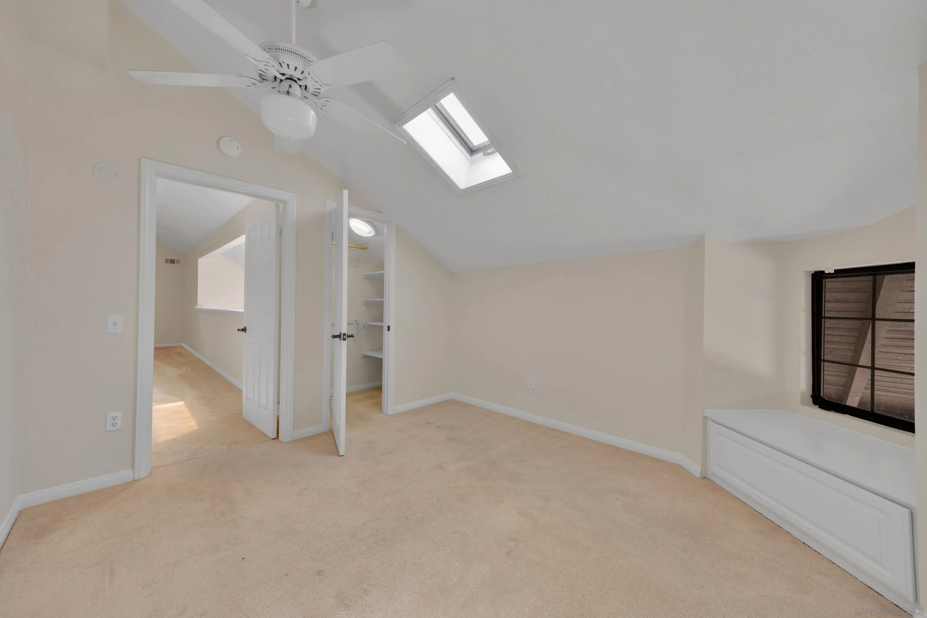 https://cdn.realtyfeed.com/cdn/127/250036268/25d5cbebb229eaf87ef43d97b12c33c1.webp