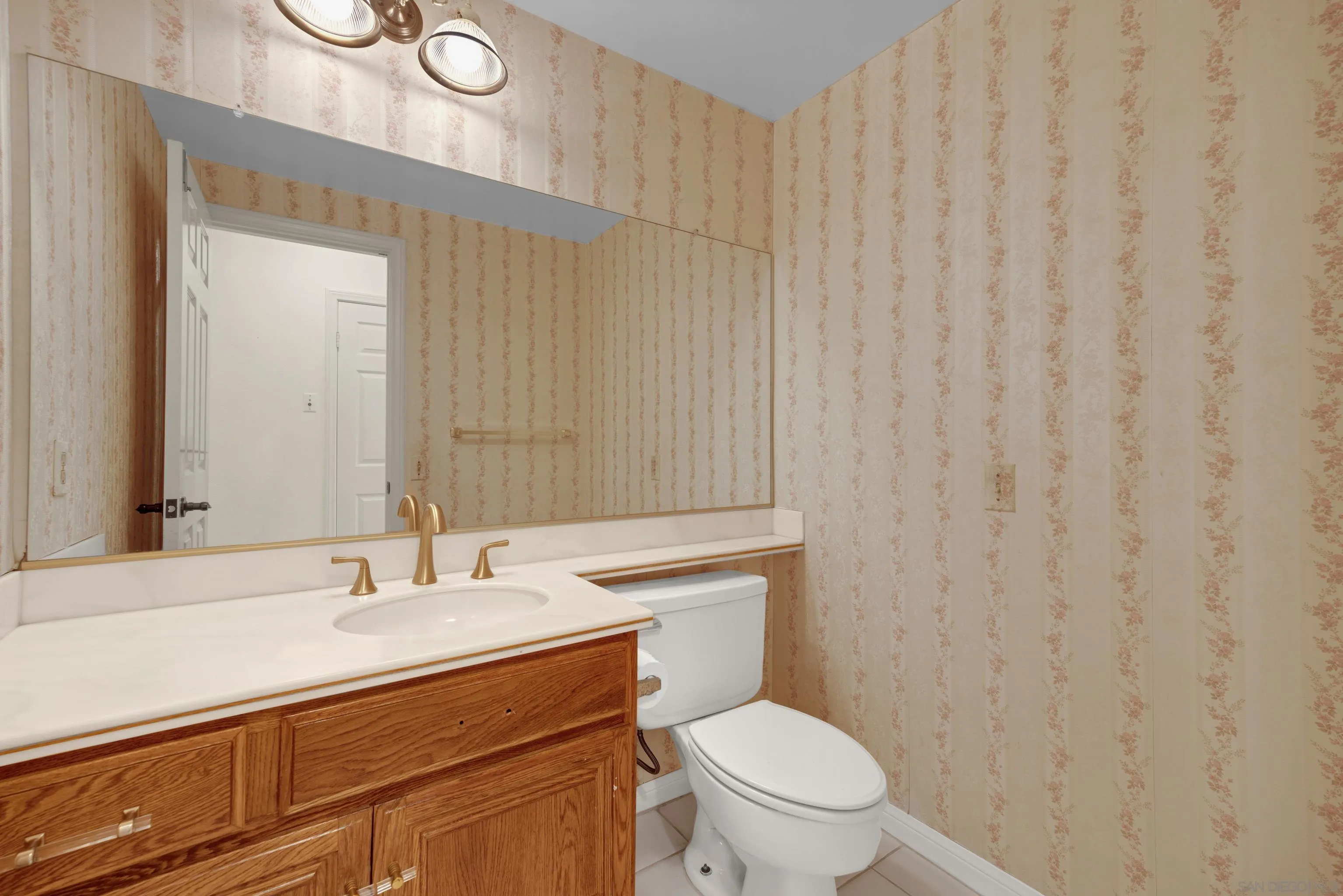 https://cdn.realtyfeed.com/cdn/127/250036268/26fff0f863af819e404bdcbe9fa23be7.webp