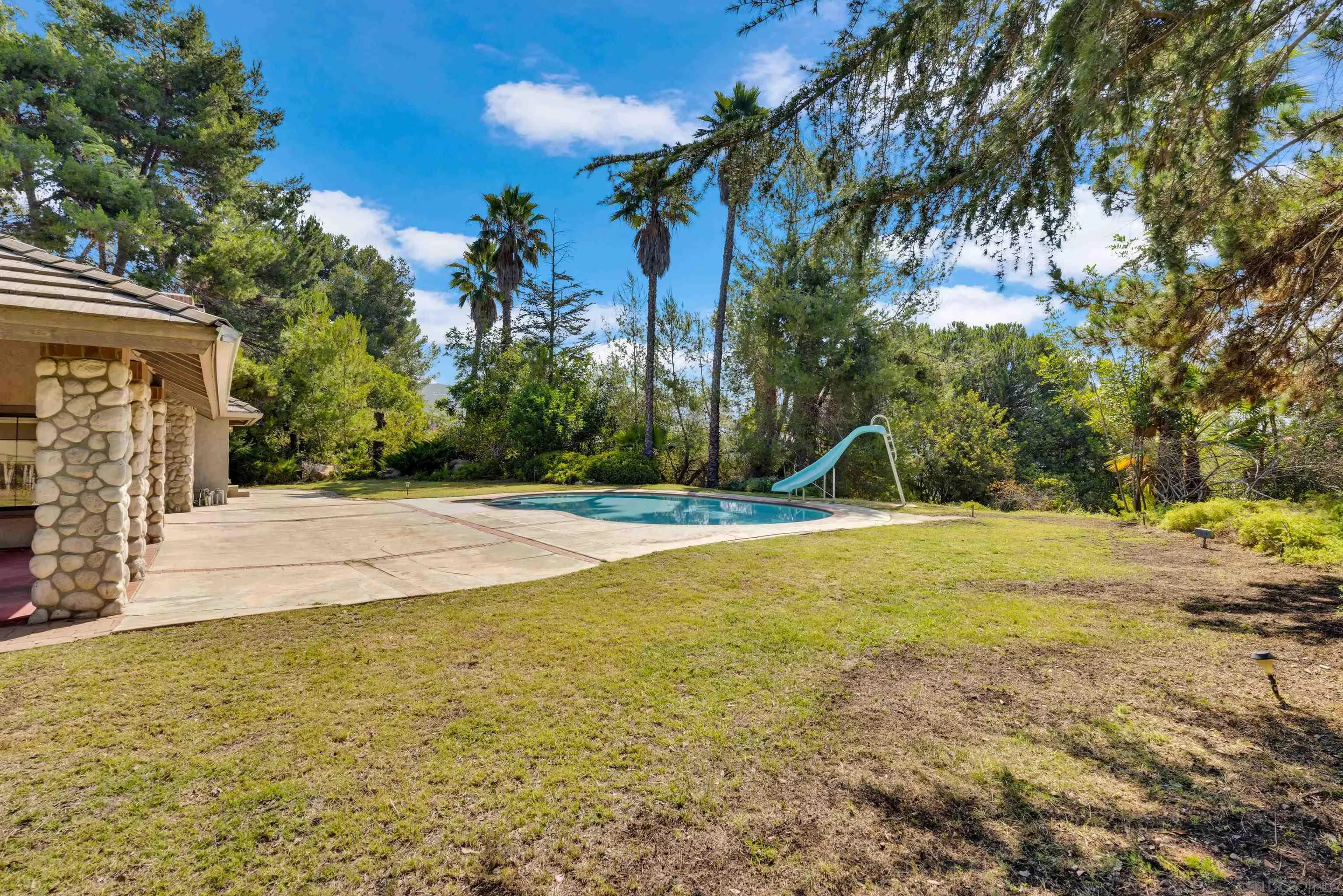 https://cdn.realtyfeed.com/cdn/127/250036268/42b31ea26b79227f1a76a3101ea8efea.webp