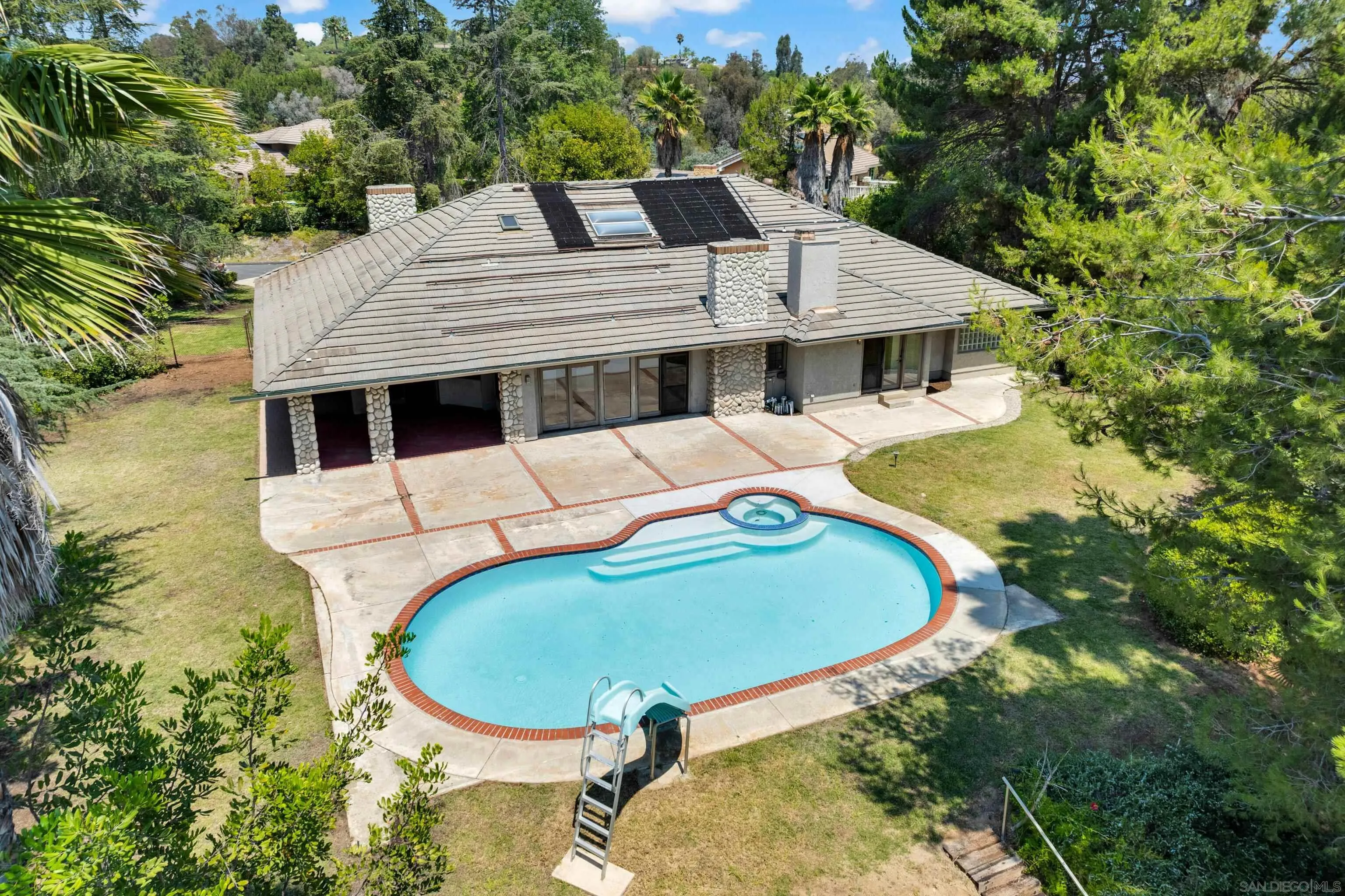 https://cdn.realtyfeed.com/cdn/127/250036268/4d262a7c8248e68069b7262f40f3c6e7.webp