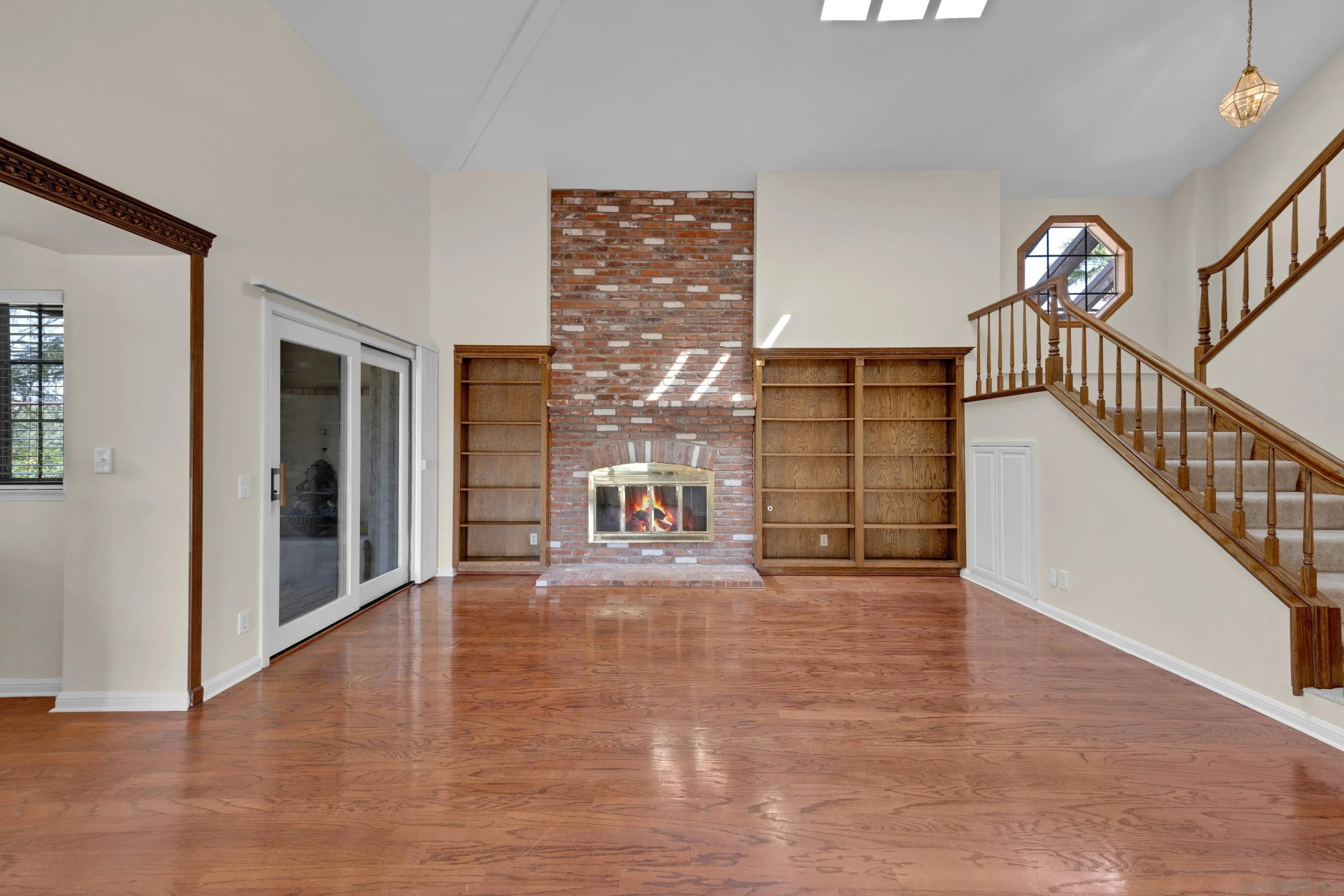 https://cdn.realtyfeed.com/cdn/127/250036268/4f83cc181d29d3eaf884b321645e70d3.webp