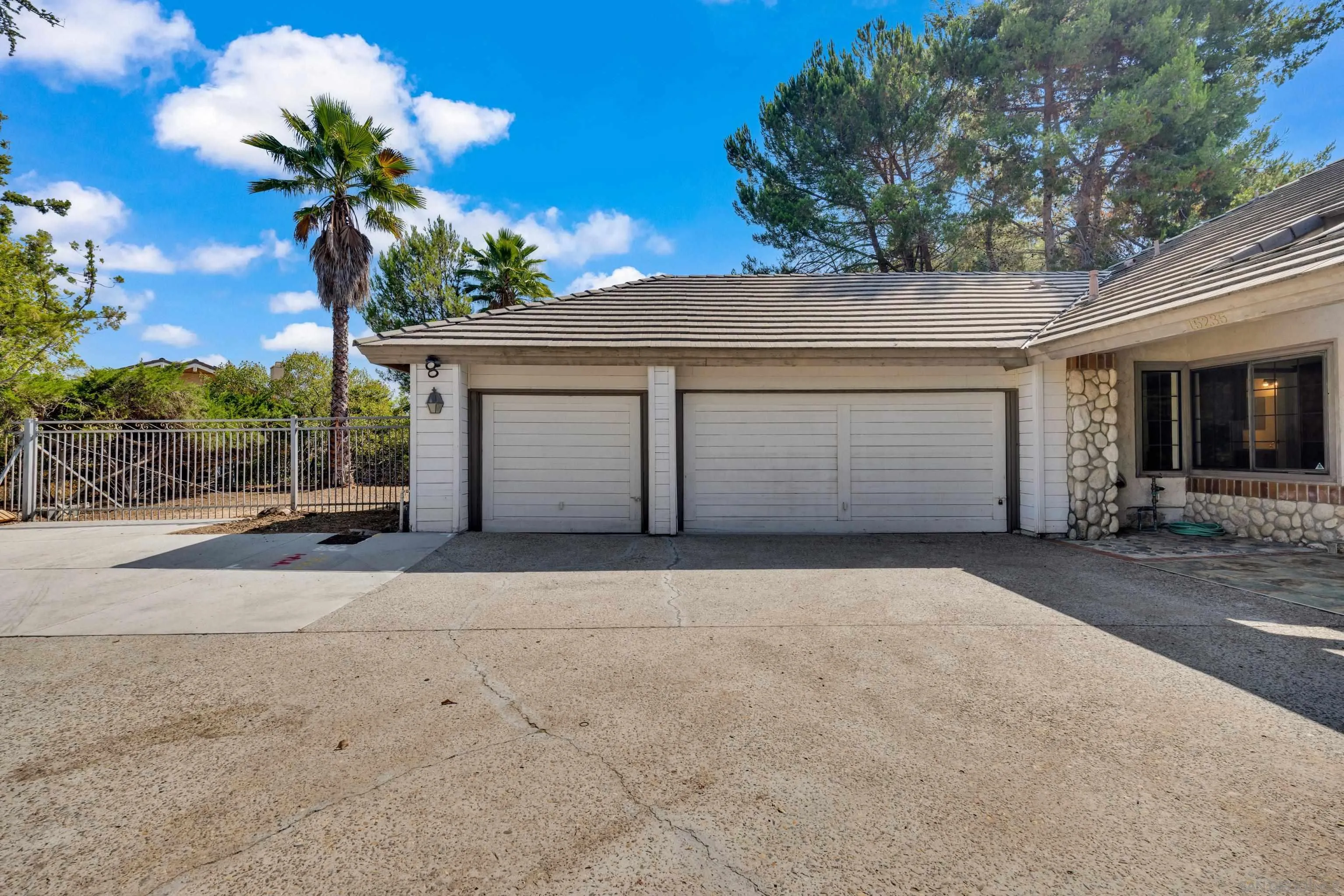 https://cdn.realtyfeed.com/cdn/127/250036268/5ef94280d85f070152b3a38e06c2be77.webp