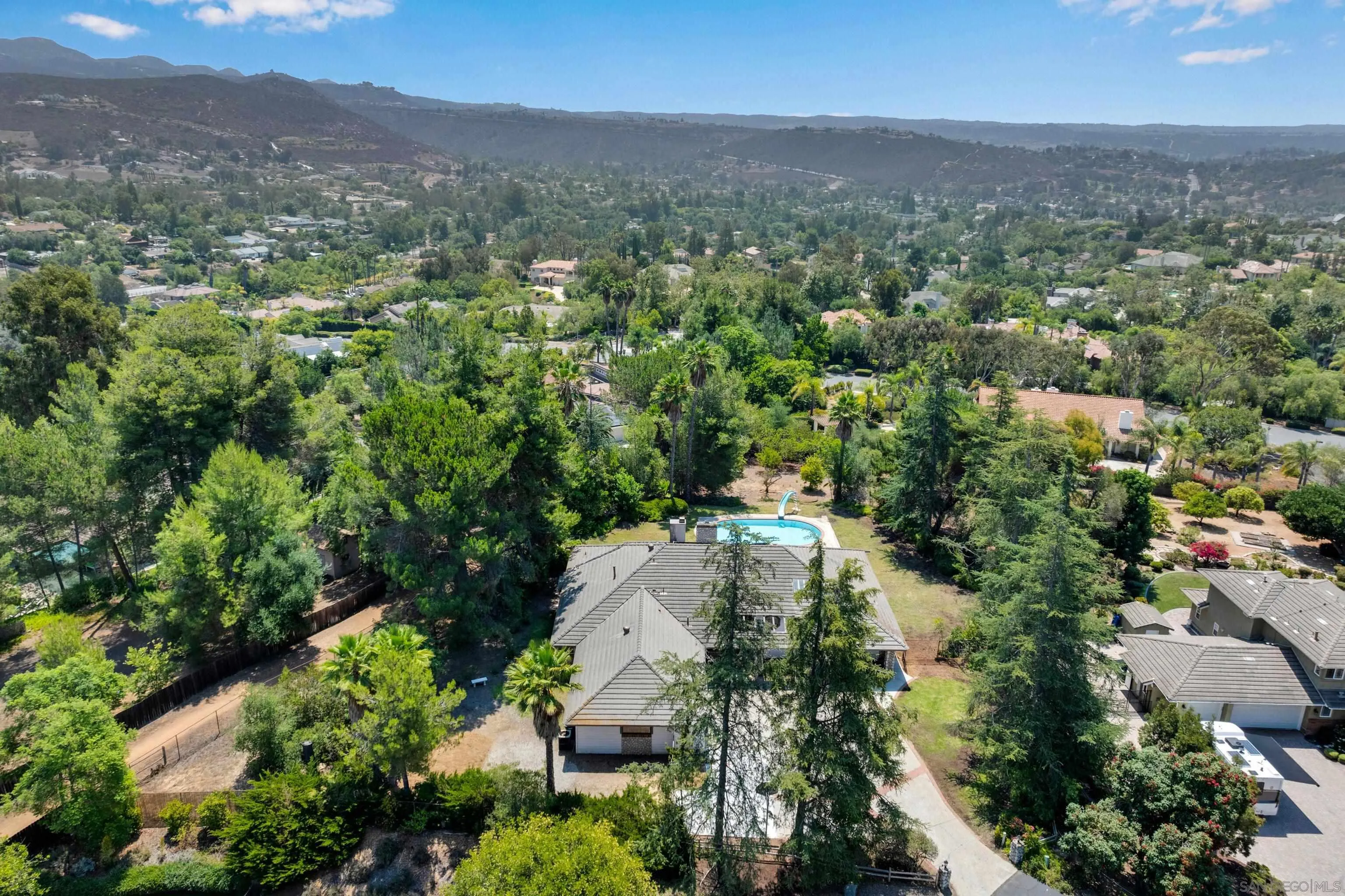 https://cdn.realtyfeed.com/cdn/127/250036268/a4cb62699236b1df73849f581455eae4.webp