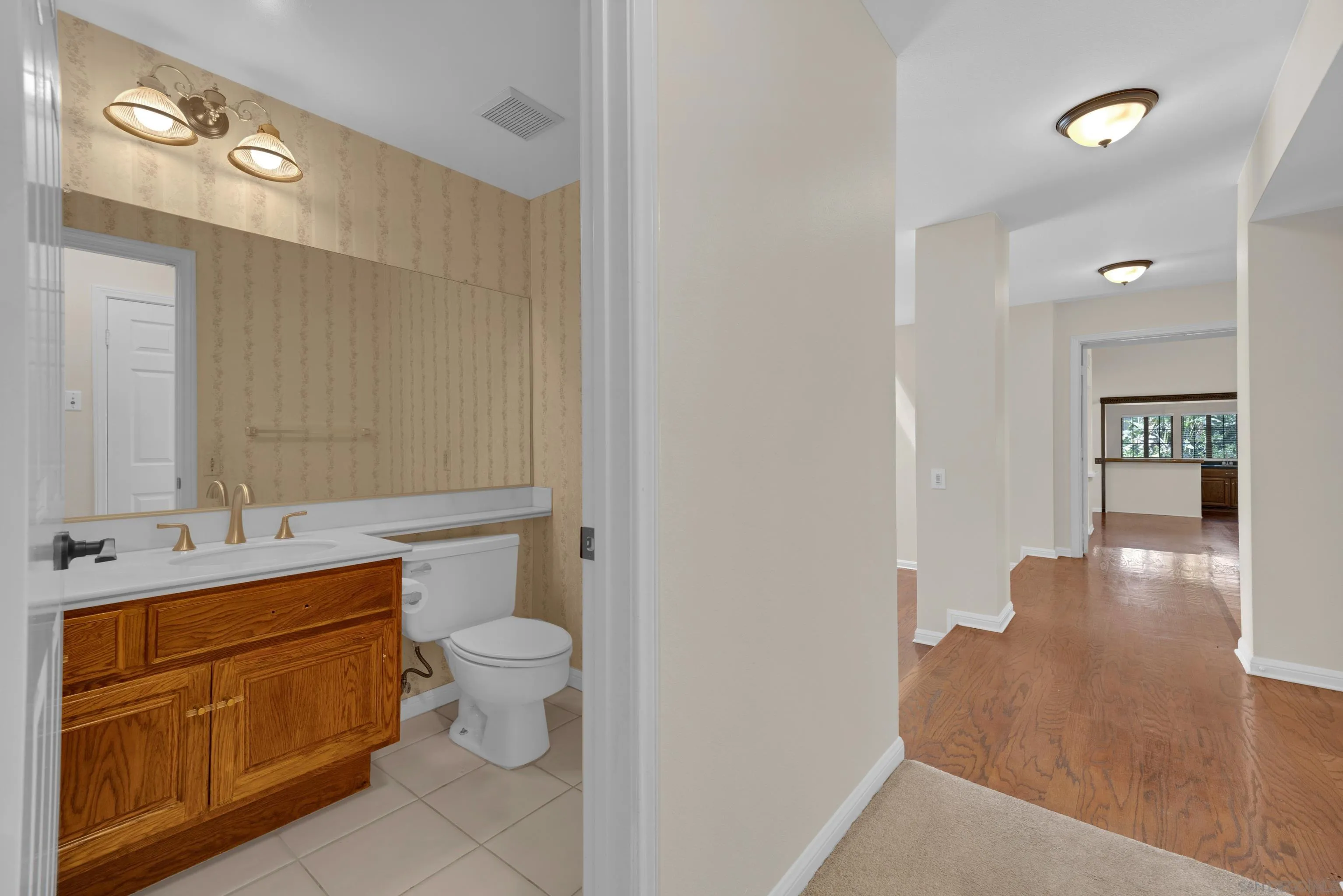 https://cdn.realtyfeed.com/cdn/127/250036268/aba05189de01063d469ad54567d62086.webp