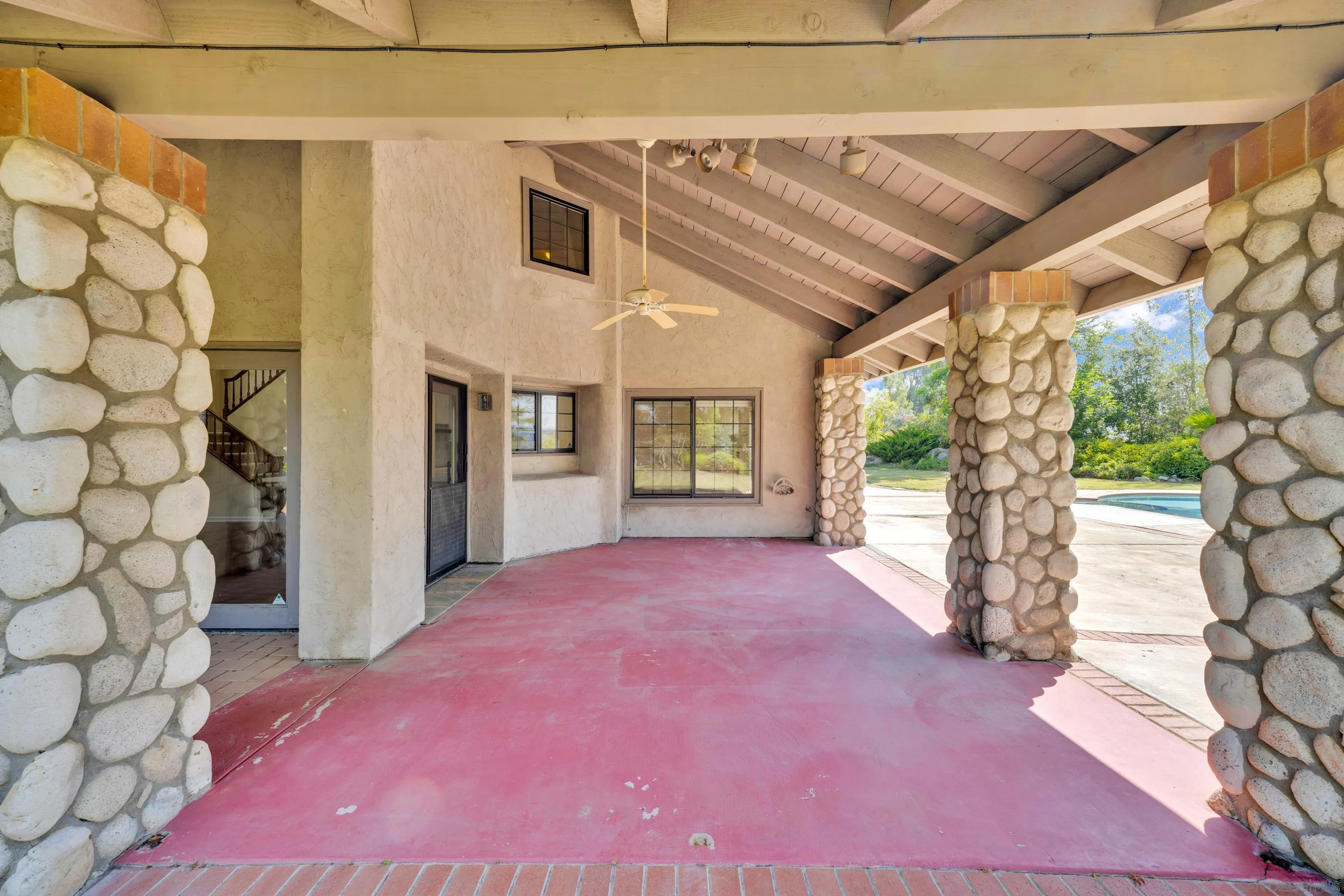 https://cdn.realtyfeed.com/cdn/127/250036268/c266e6fd699d77cf2de52a24ceb0c3c3.webp