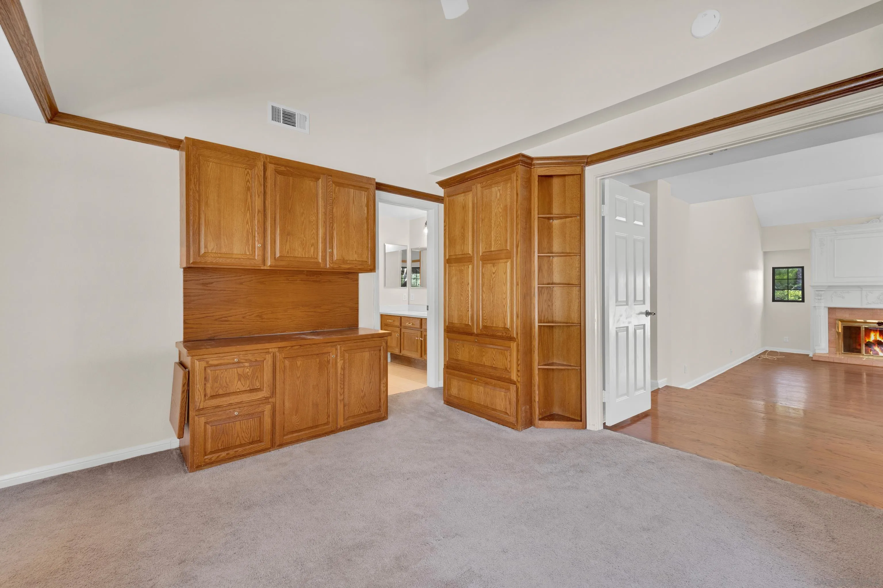 https://cdn.realtyfeed.com/cdn/127/250036268/cd97411f15f920b3112f9997bece45e8.webp