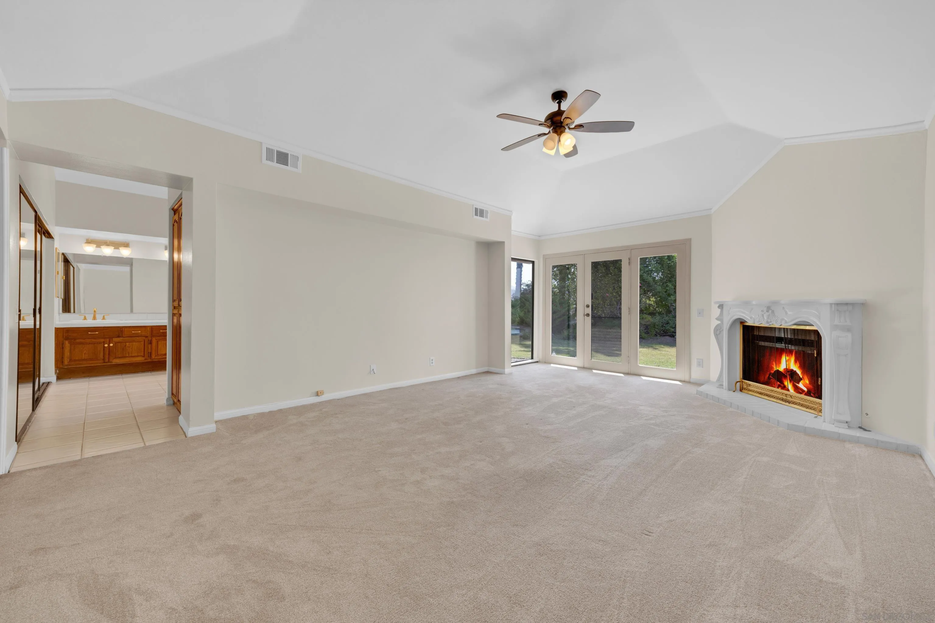 https://cdn.realtyfeed.com/cdn/127/250036268/d7e9547dd1b1b7707e5feffa57ccc538.webp
