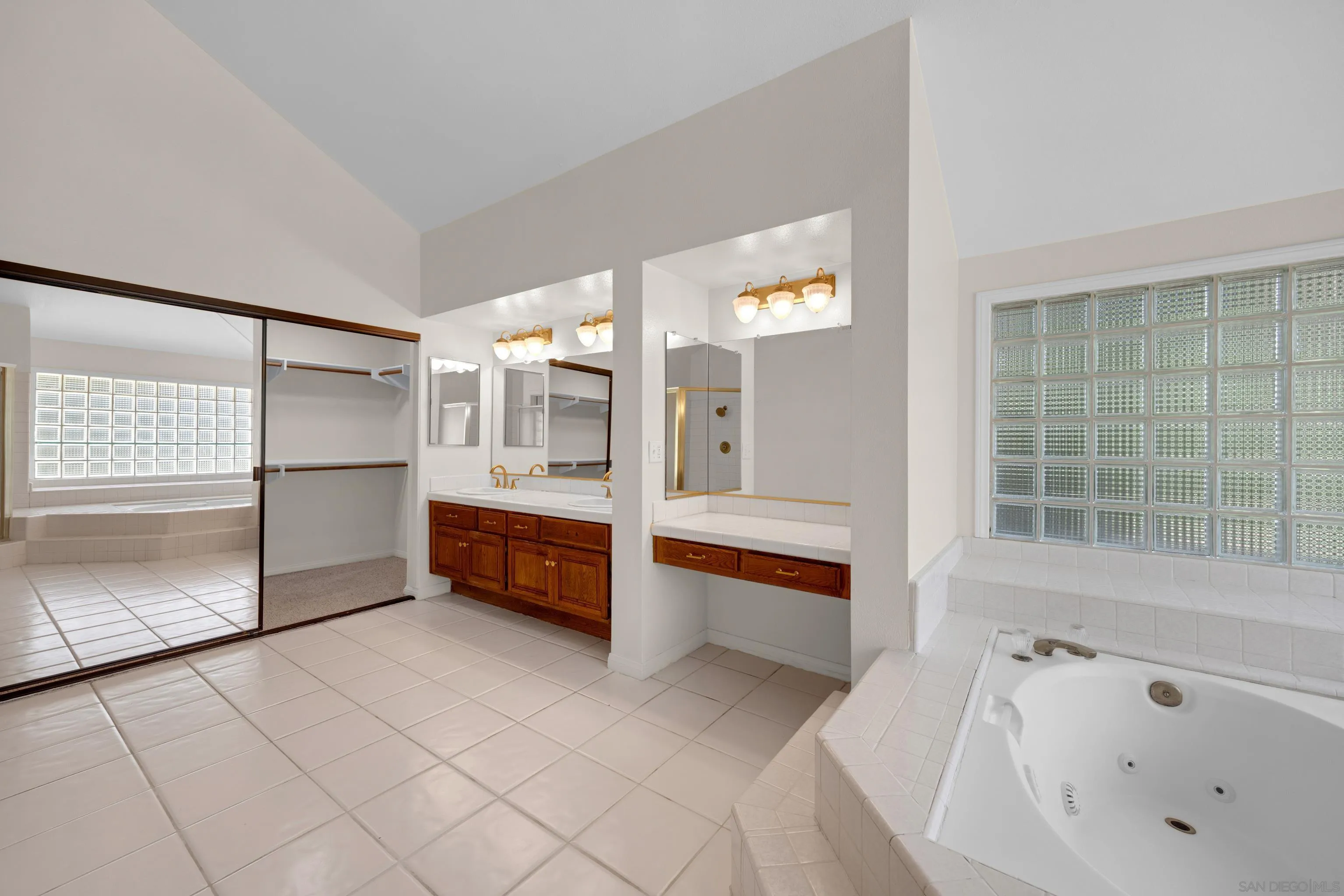 https://cdn.realtyfeed.com/cdn/127/250036268/dc3426fdeacc1e3dbe0f05719e802f8c.webp