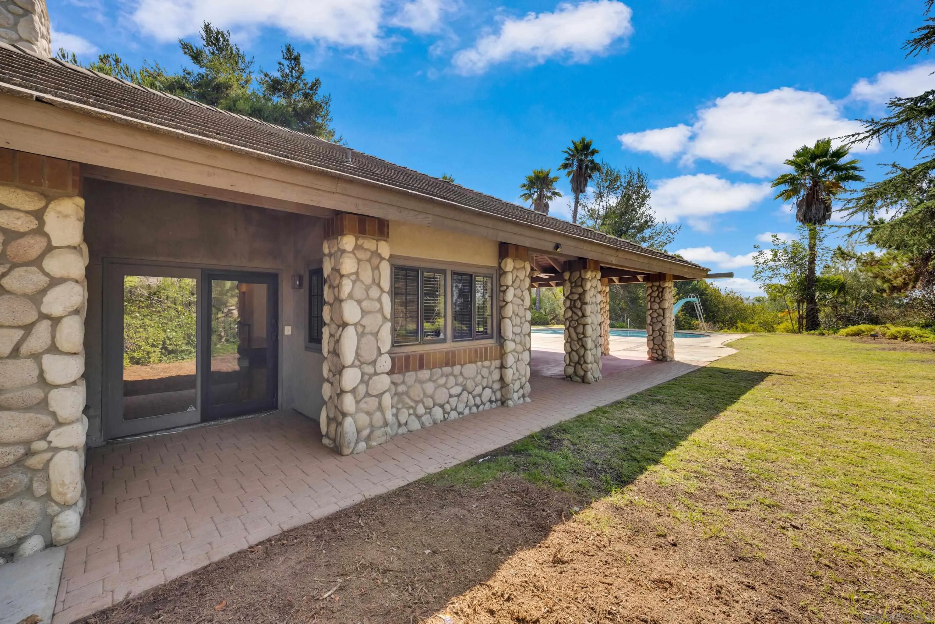 https://cdn.realtyfeed.com/cdn/127/250036268/e31f8f2eef76dc34439f0774cc0e669c.webp