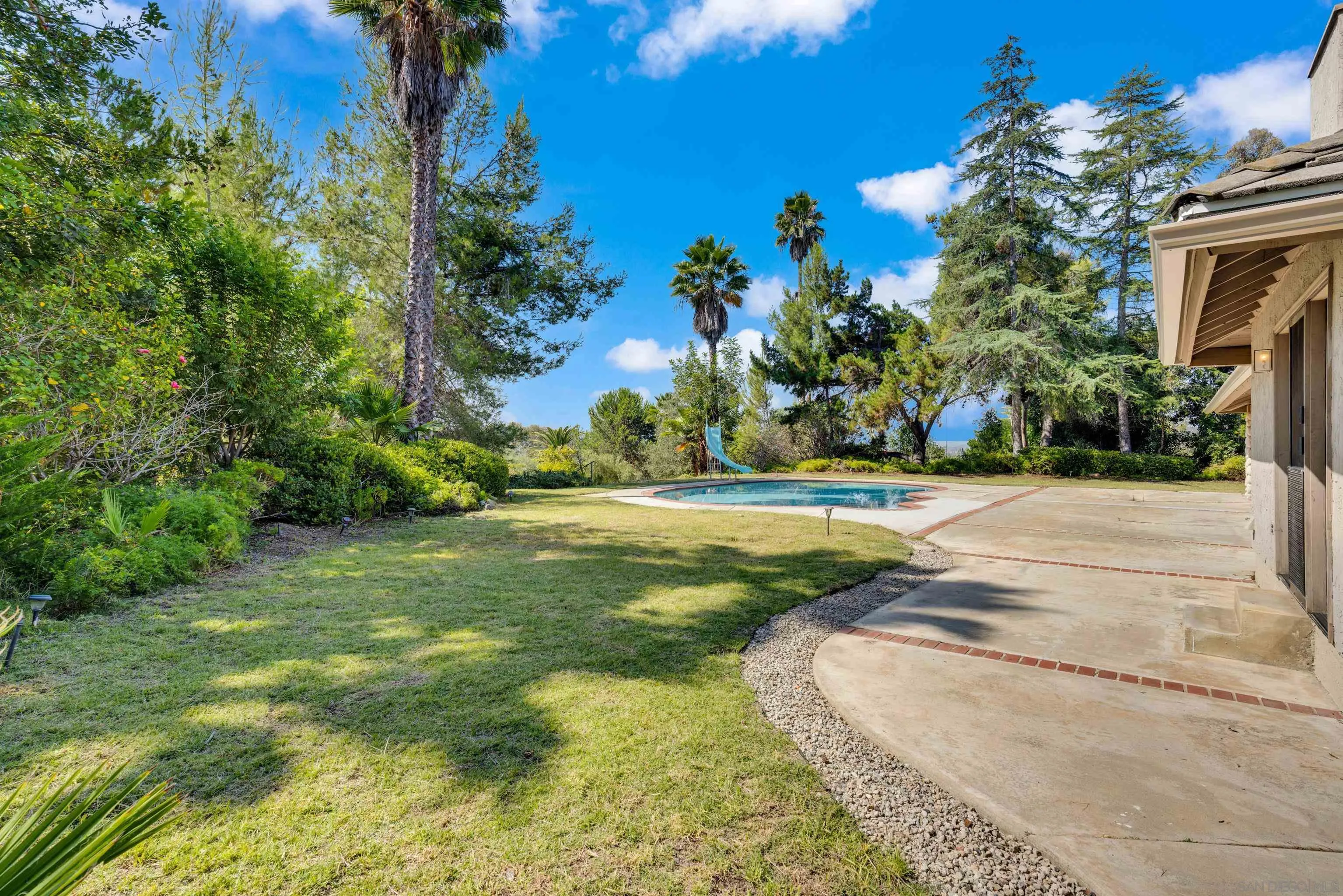 https://cdn.realtyfeed.com/cdn/127/250036268/f1b3320831664d115684e96ef13807fe.webp