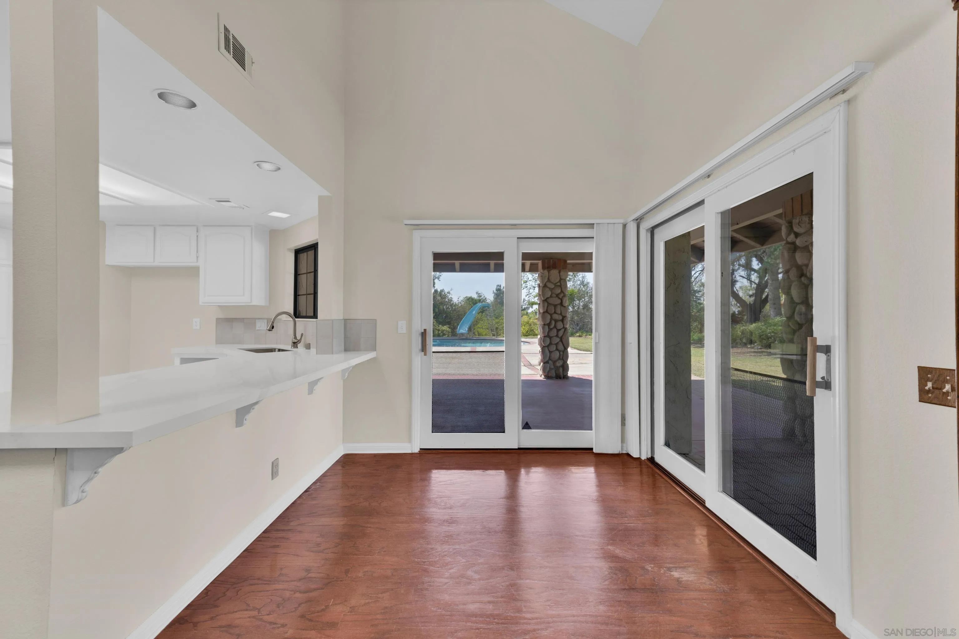 https://cdn.realtyfeed.com/cdn/127/250036268/f808b259af8d4e6cf5188c039ae0e788.webp