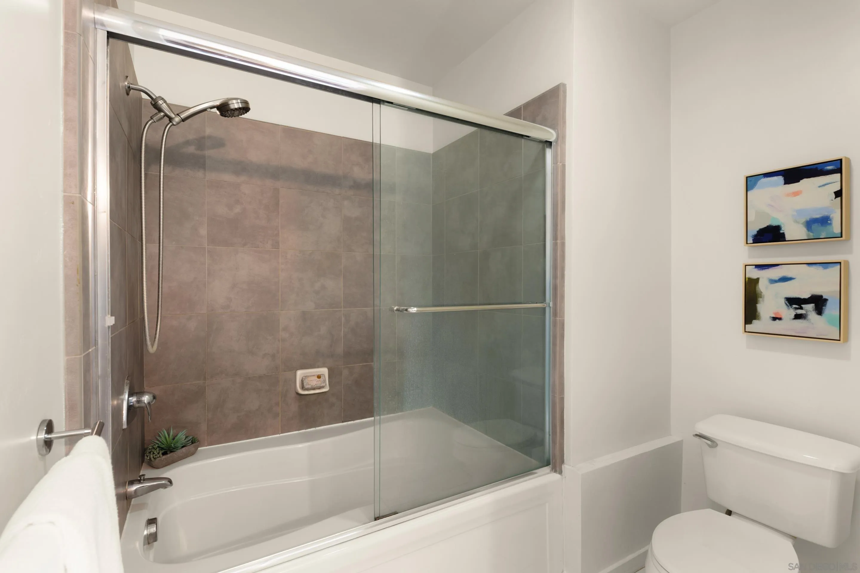 https://cdn.realtyfeed.com/cdn/127/250036269/5c15f042571b4e6b7ae607786e3bbd33.webp