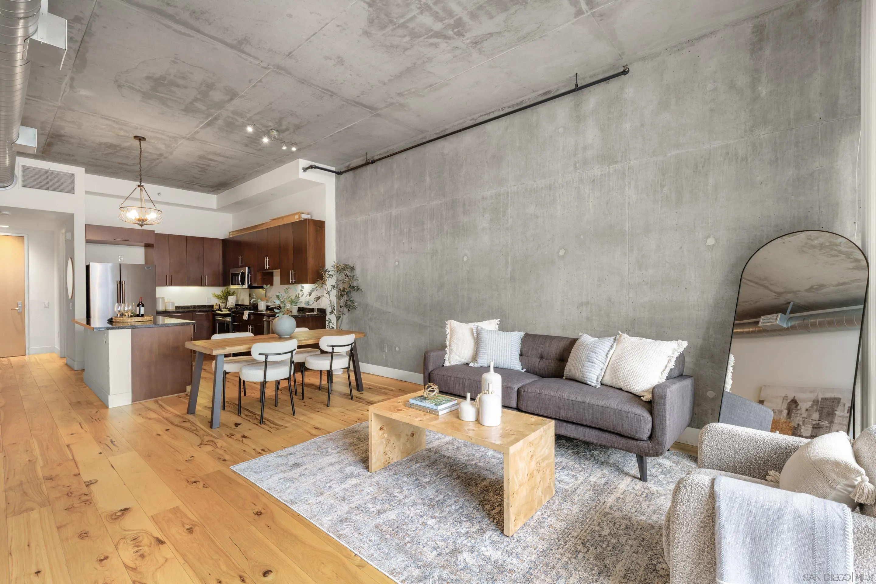 https://cdn.realtyfeed.com/cdn/127/250036269/5d57cb44d388c9df574ab57e45d1f010.webp