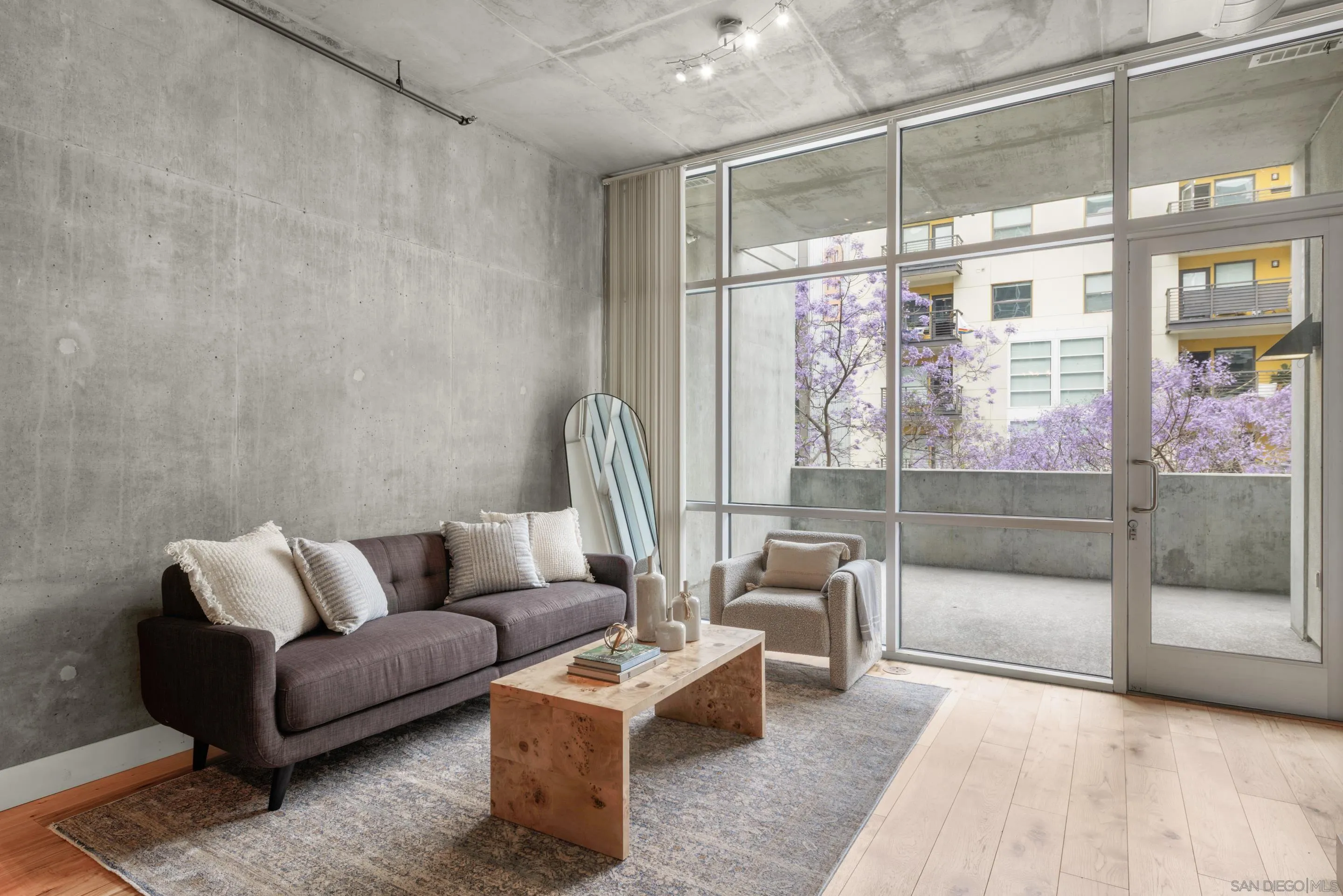 https://cdn.realtyfeed.com/cdn/127/250036269/7fc1f884235c9f902ff6457a446af485.webp