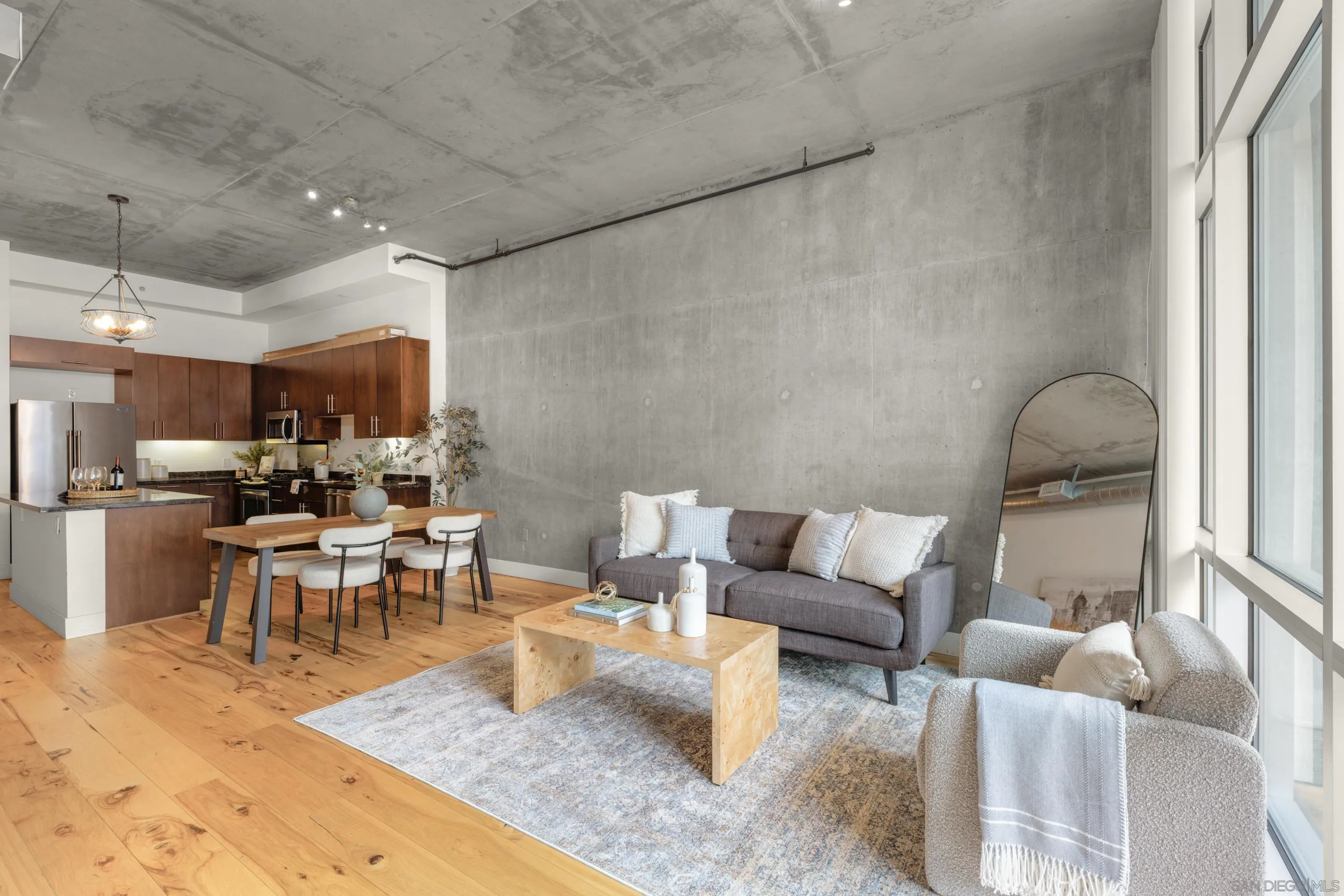 https://cdn.realtyfeed.com/cdn/127/250036269/ed1371c9e3bf4a90cd0e0c0981d77138.webp