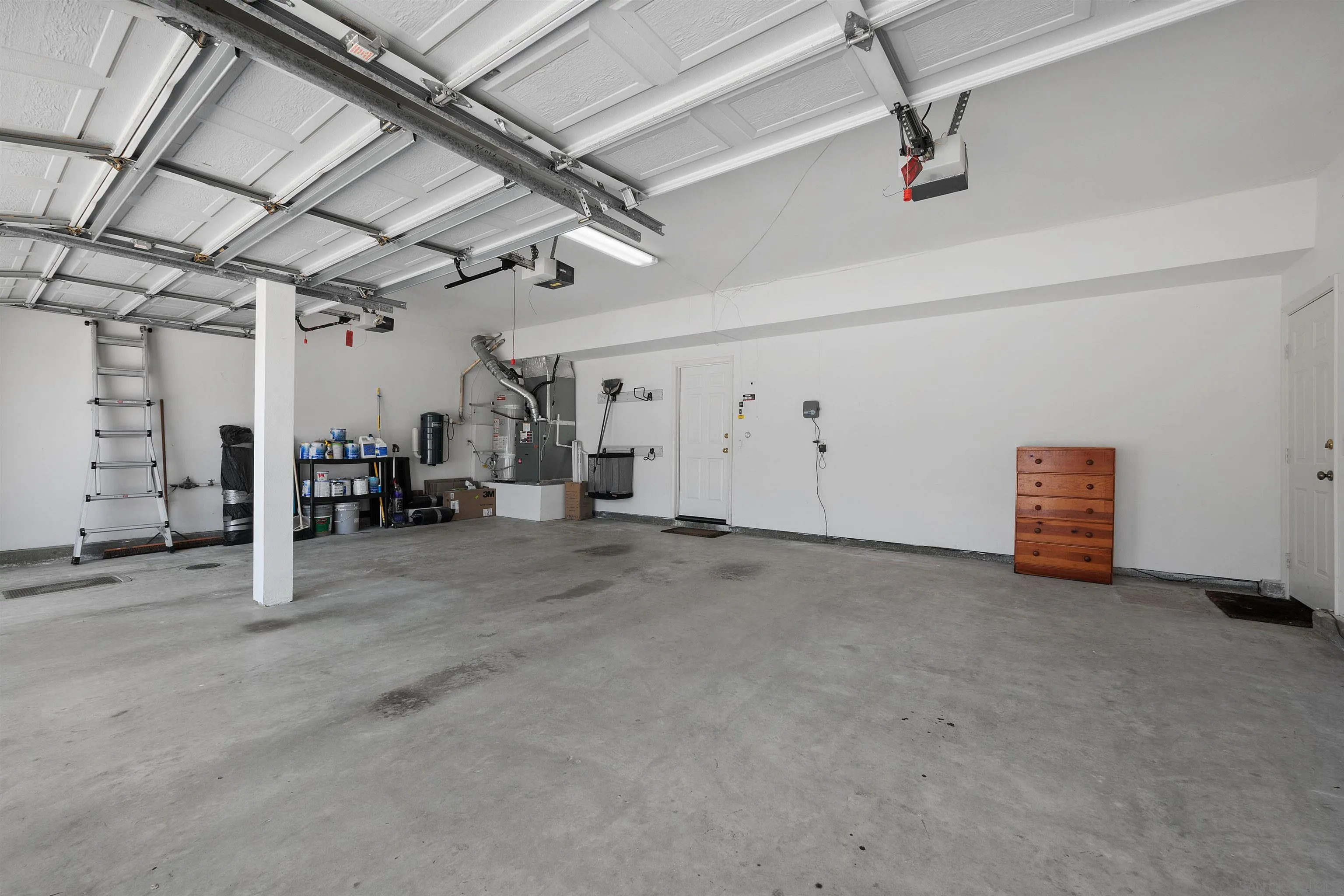 https://cdn.realtyfeed.com/cdn/127/250036272/0a41a96d48908bff09e44a0adfaa25e3.webp